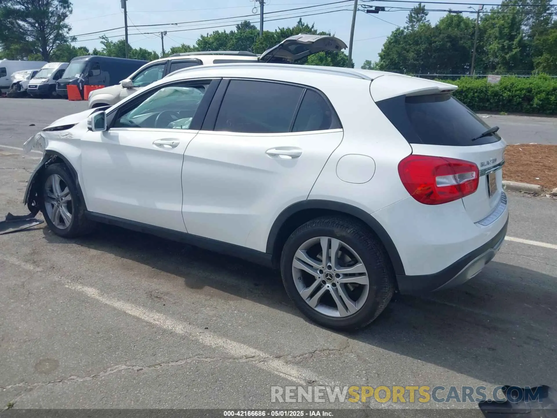 3 Photograph of a damaged car WDCTG4EB4KU008022 MERCEDES-BENZ GLA 250 2019