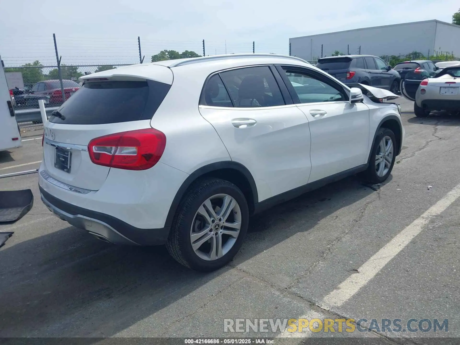 4 Photograph of a damaged car WDCTG4EB4KU008022 MERCEDES-BENZ GLA 250 2019