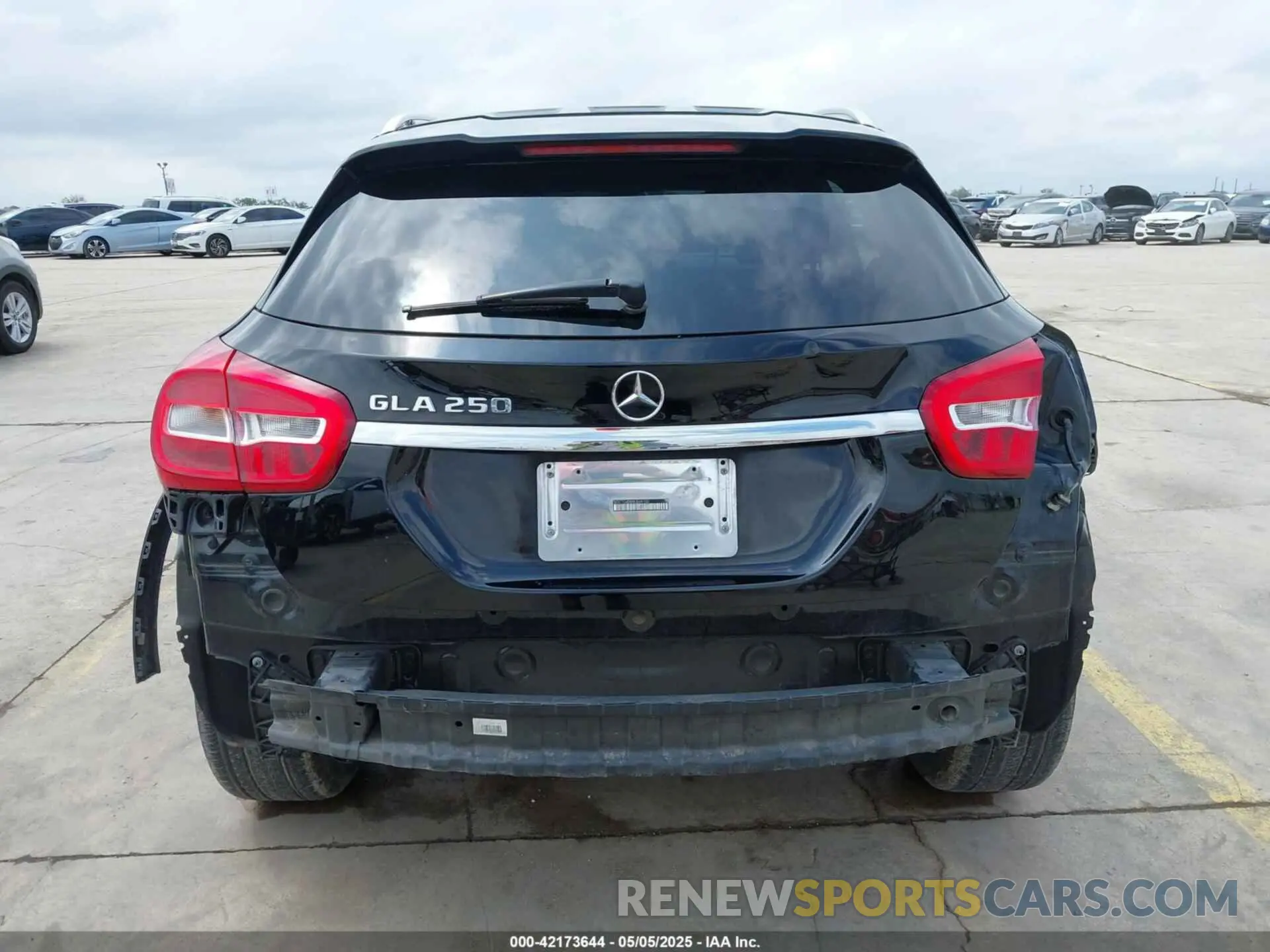17 Photograph of a damaged car WDCTG4EB5KJ549100 MERCEDES-BENZ GLA 250 2019