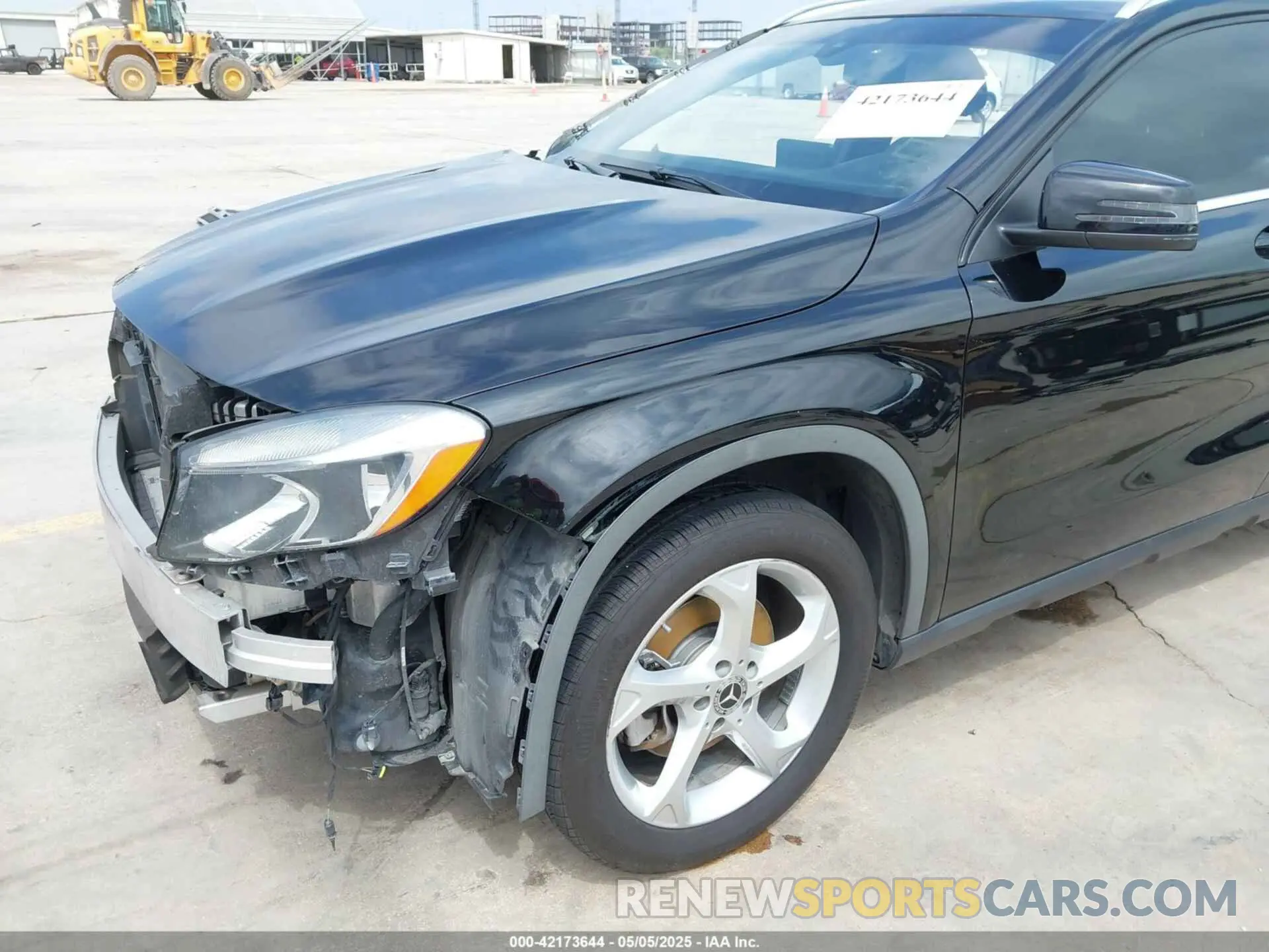18 Photograph of a damaged car WDCTG4EB5KJ549100 MERCEDES-BENZ GLA 250 2019