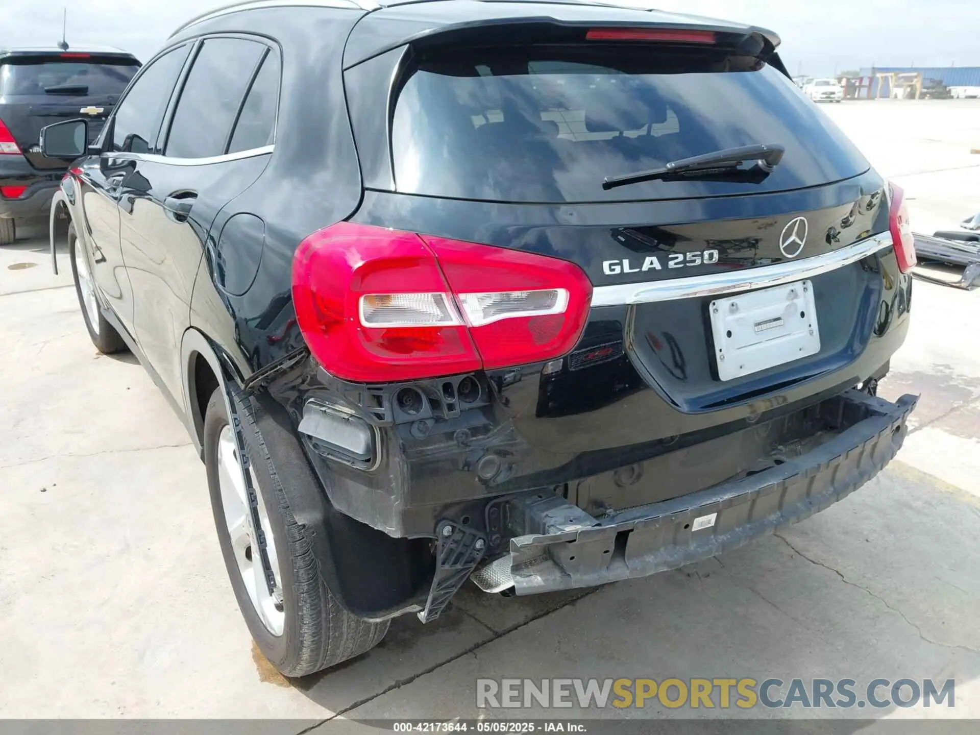 19 Photograph of a damaged car WDCTG4EB5KJ549100 MERCEDES-BENZ GLA 250 2019
