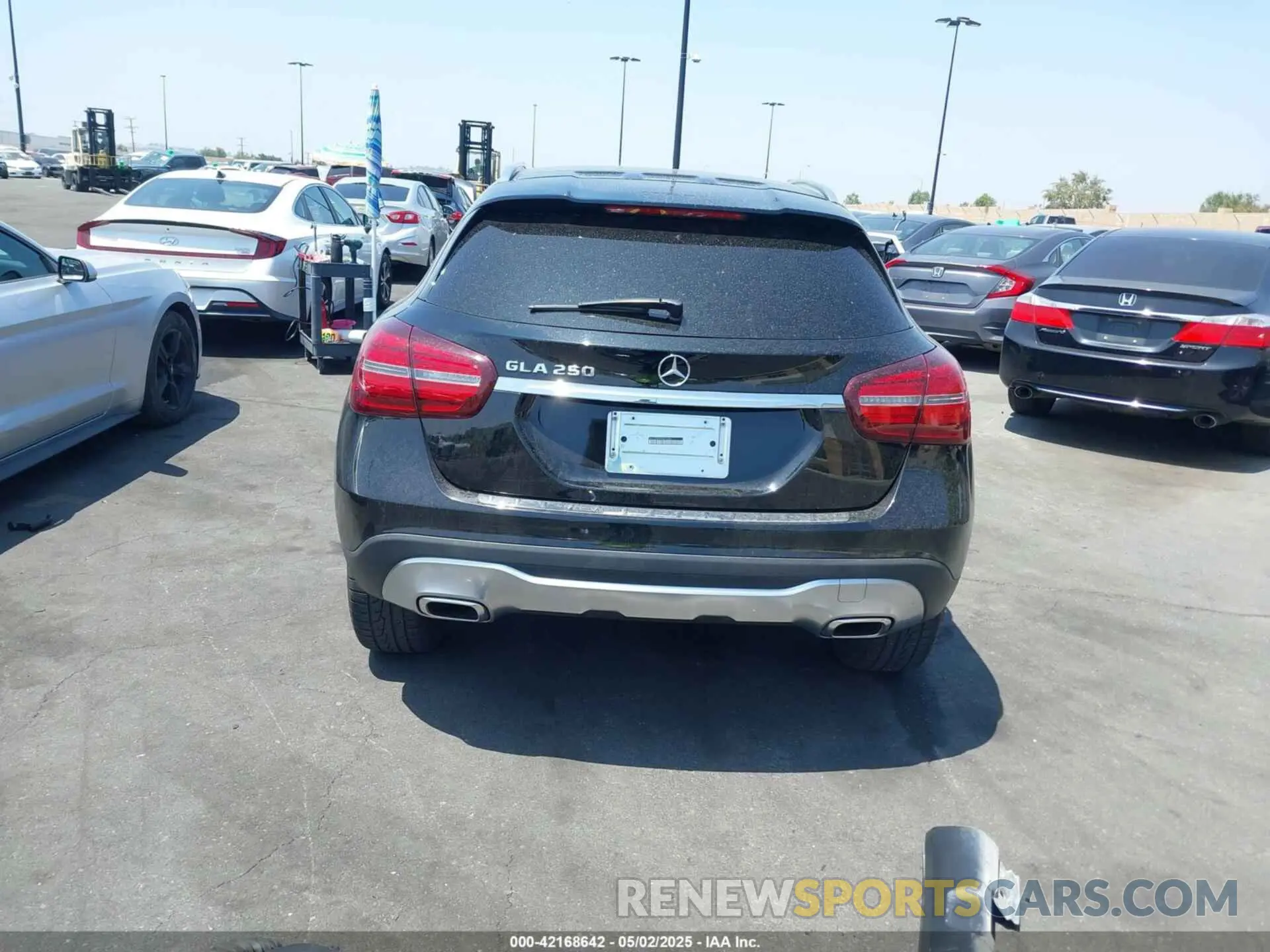 17 Photograph of a damaged car WDCTG4EB5KU012256 MERCEDES-BENZ GLA 250 2019