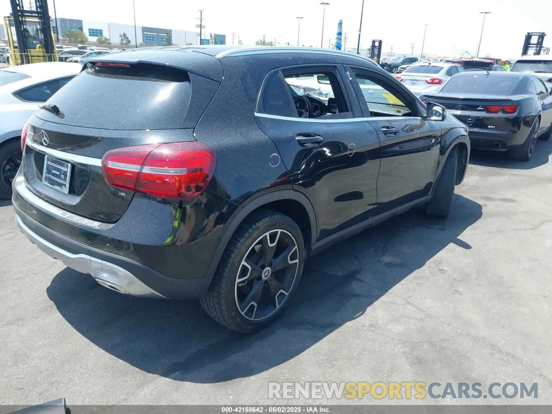 4 Photograph of a damaged car WDCTG4EB5KU012256 MERCEDES-BENZ GLA 250 2019