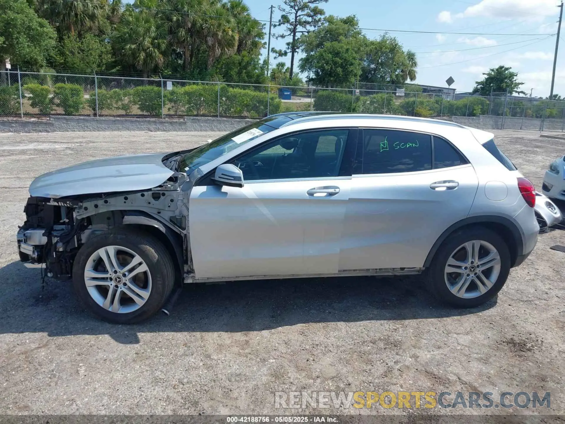 14 Photograph of a damaged car WDCTG4EB6KU000469 MERCEDES-BENZ GLA 250 2019