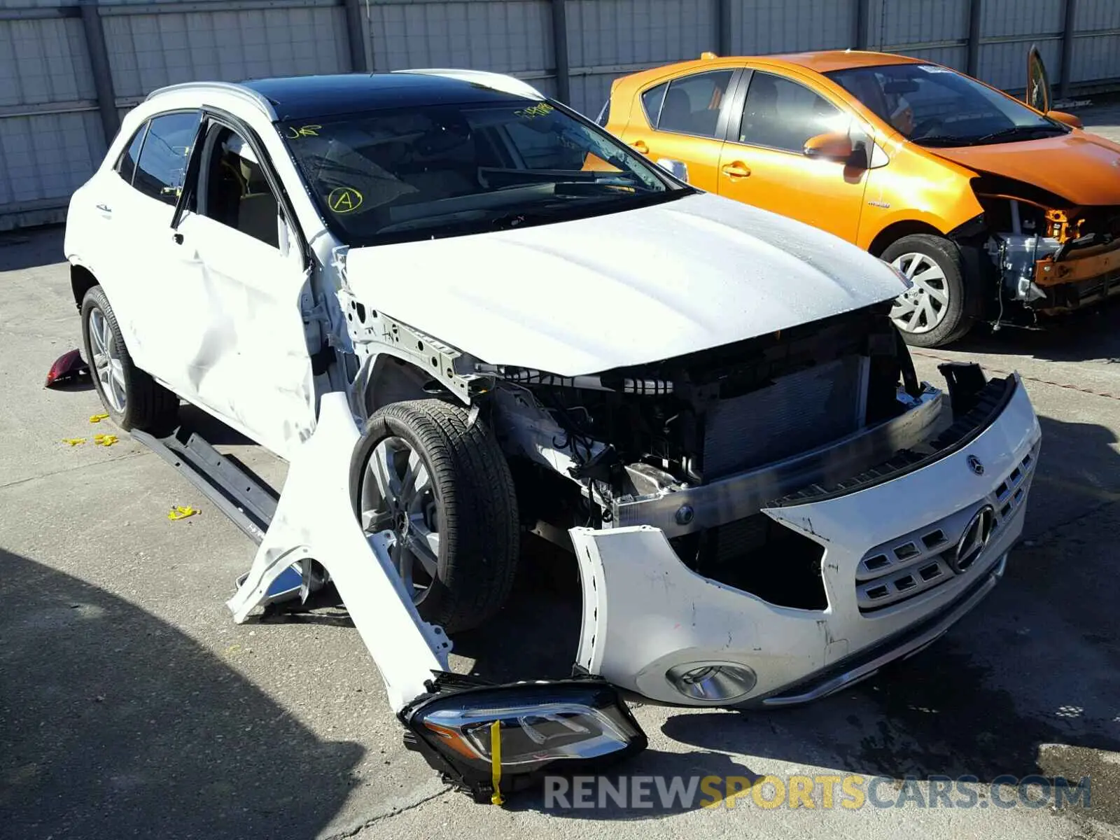 1 Photograph of a damaged car WDCTG4EB6KU002593 MERCEDES-BENZ GLA 250 2019