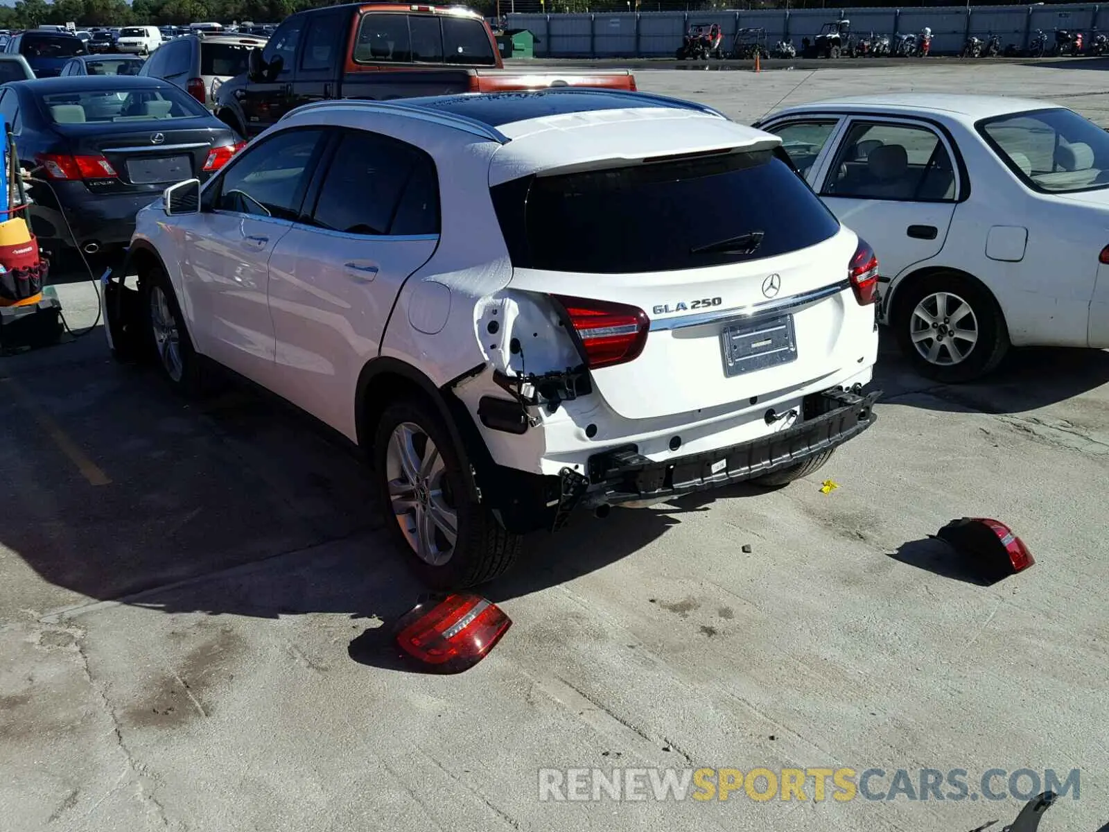 3 Photograph of a damaged car WDCTG4EB6KU002593 MERCEDES-BENZ GLA 250 2019