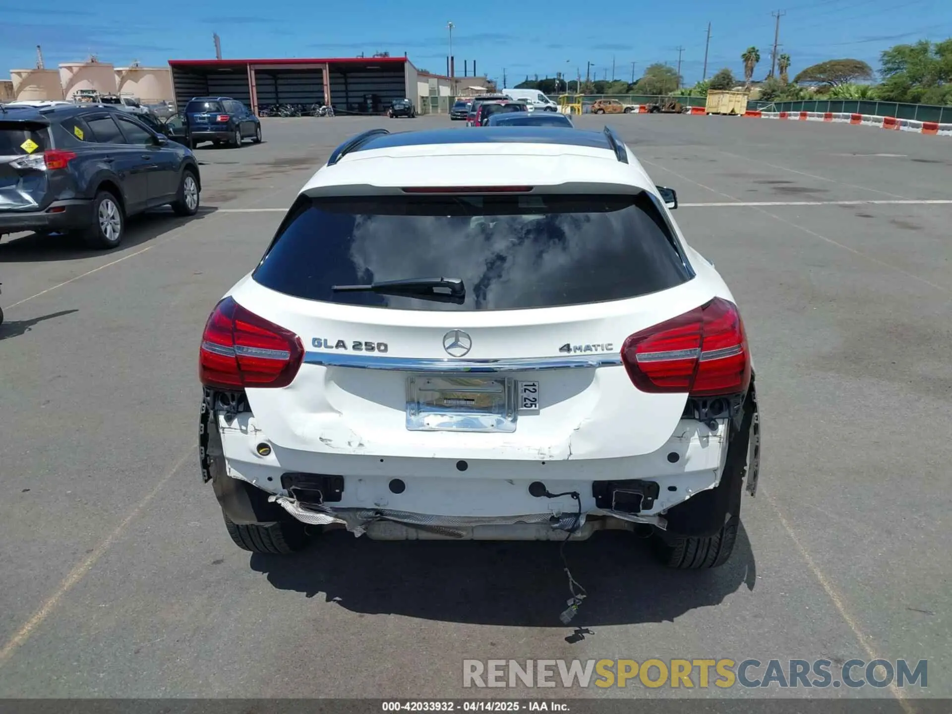 17 Photograph of a damaged car WDCTG4EB8KU003406 MERCEDES-BENZ GLA 250 2019