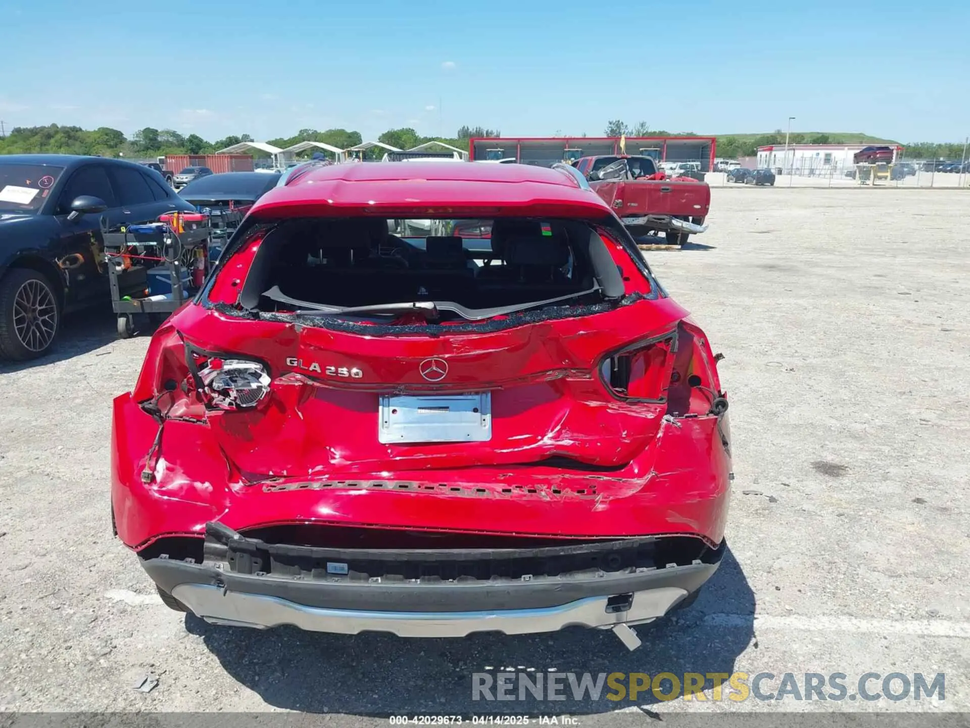 17 Photograph of a damaged car WDCTG4EB9KU012244 MERCEDES-BENZ GLA 250 2019
