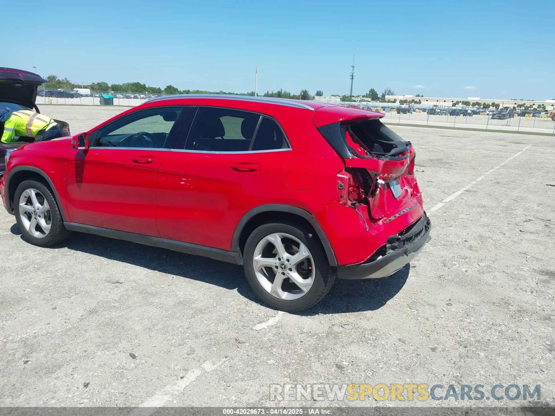3 Photograph of a damaged car WDCTG4EB9KU012244 MERCEDES-BENZ GLA 250 2019