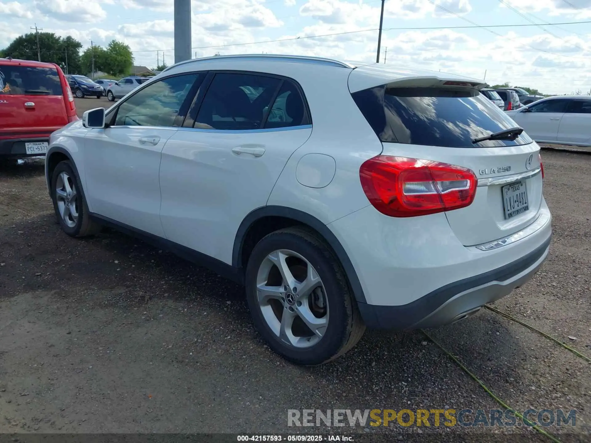 3 Photograph of a damaged car WDCTG4EB9KU013166 MERCEDES-BENZ GLA 250 2019