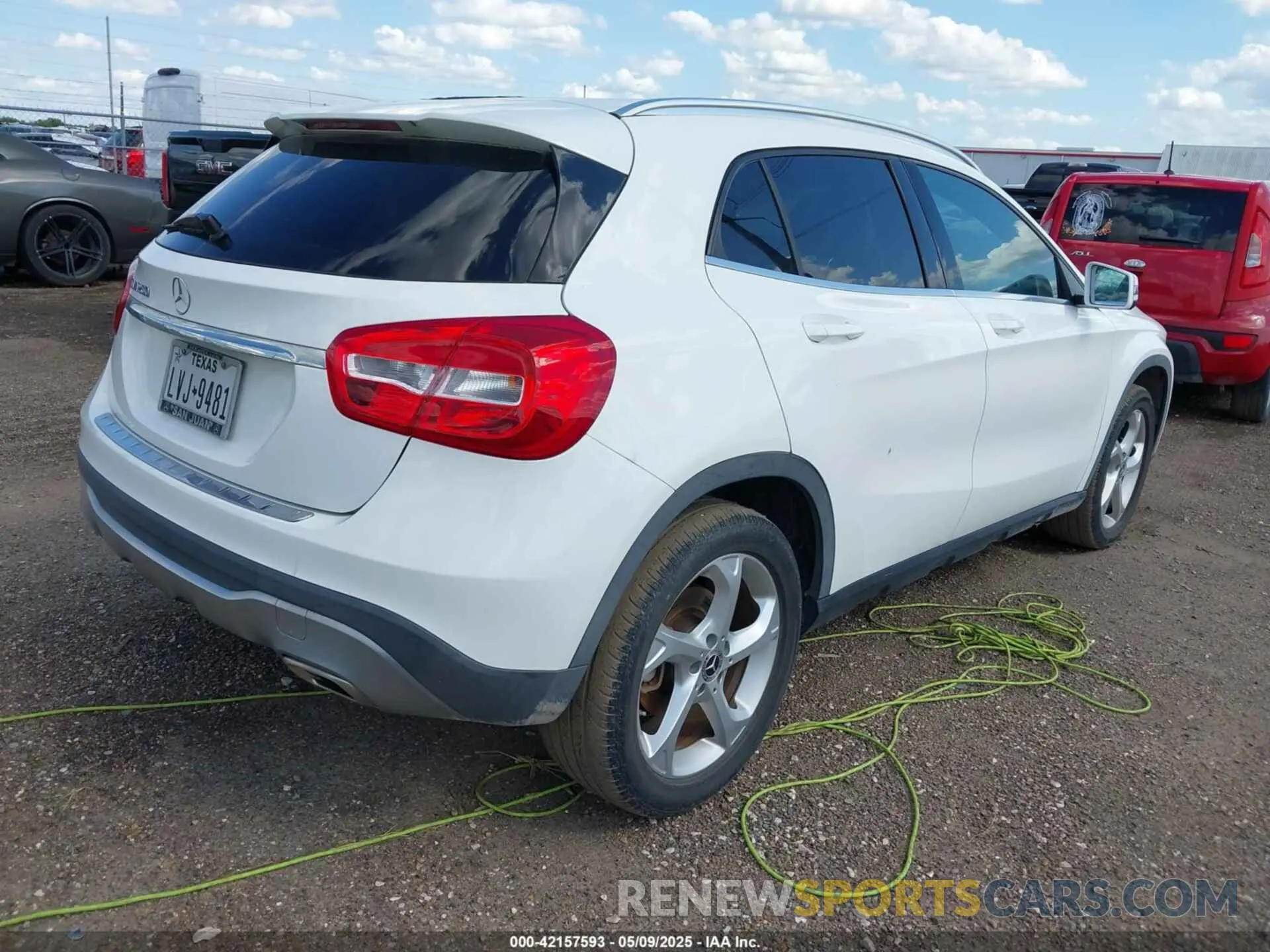 4 Photograph of a damaged car WDCTG4EB9KU013166 MERCEDES-BENZ GLA 250 2019