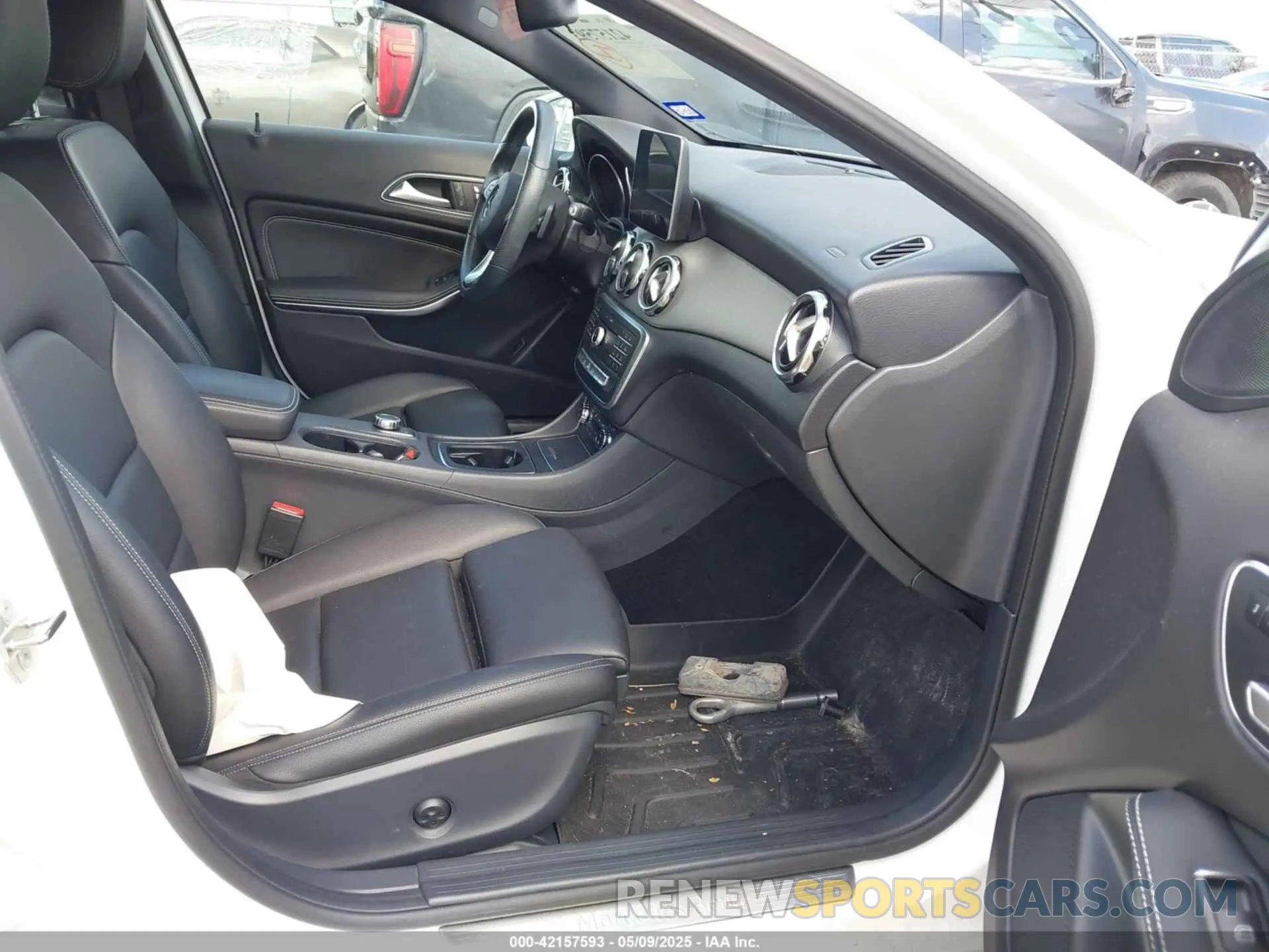 5 Photograph of a damaged car WDCTG4EB9KU013166 MERCEDES-BENZ GLA 250 2019