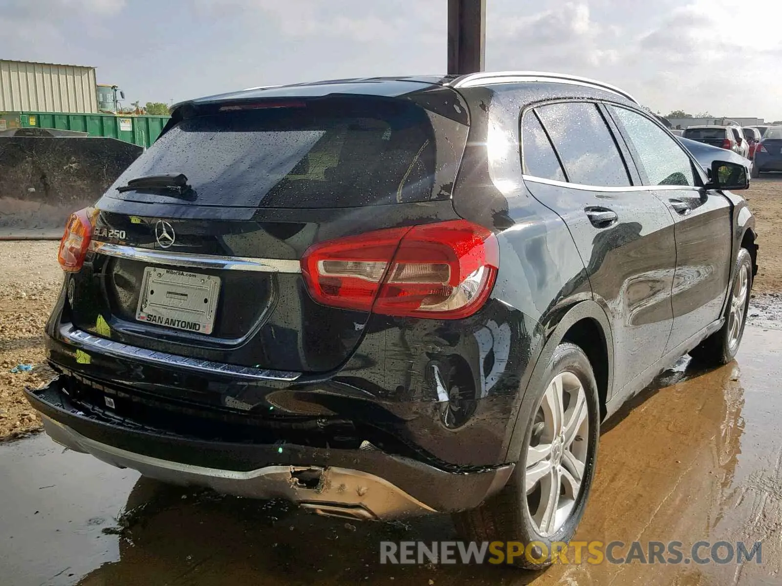 4 Photograph of a damaged car WDCTG4EB9KU015046 MERCEDES-BENZ GLA 250 2019