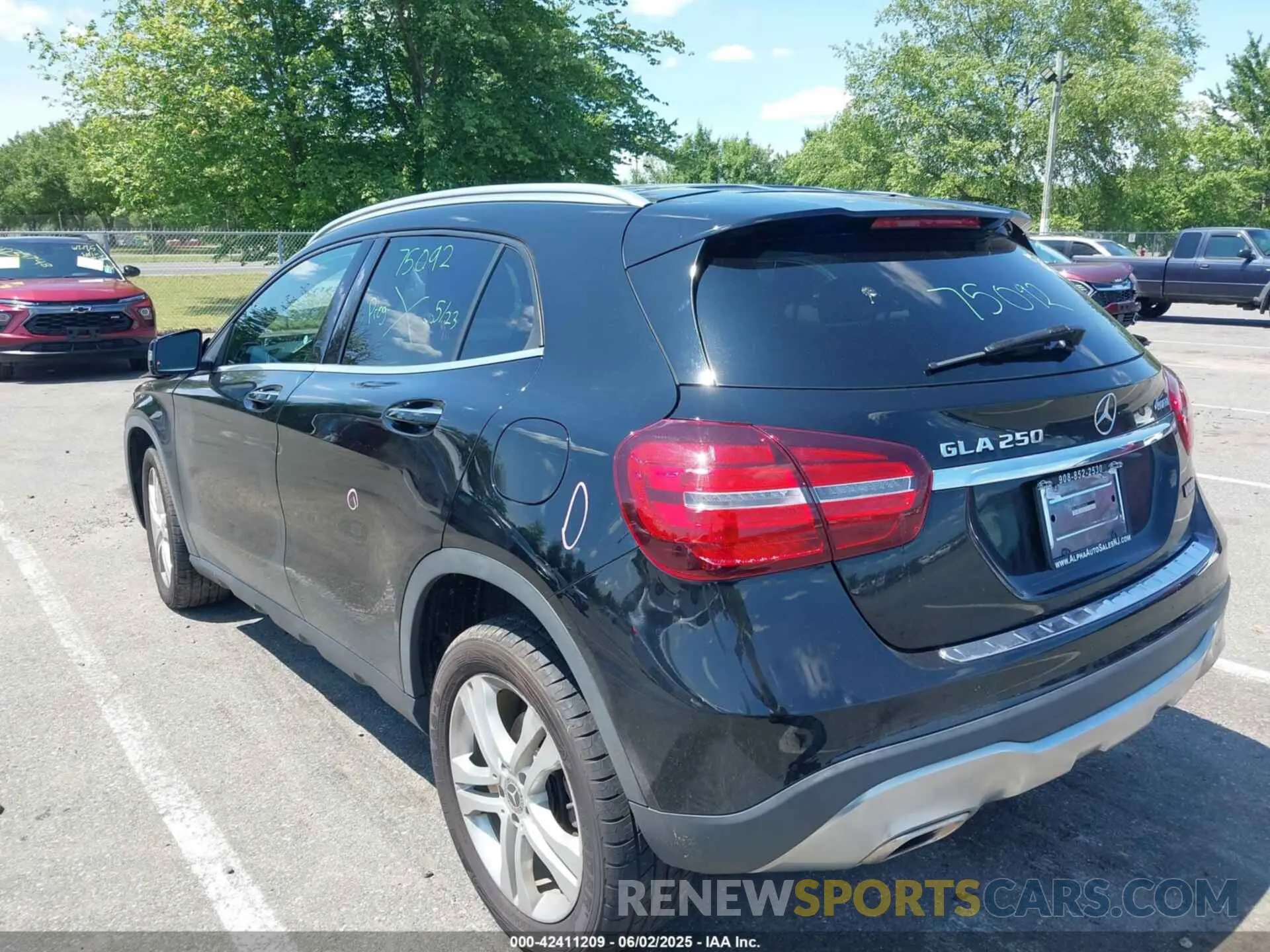 3 Photograph of a damaged car WDCTG4GB1KJ544165 MERCEDES-BENZ GLA 250 2019