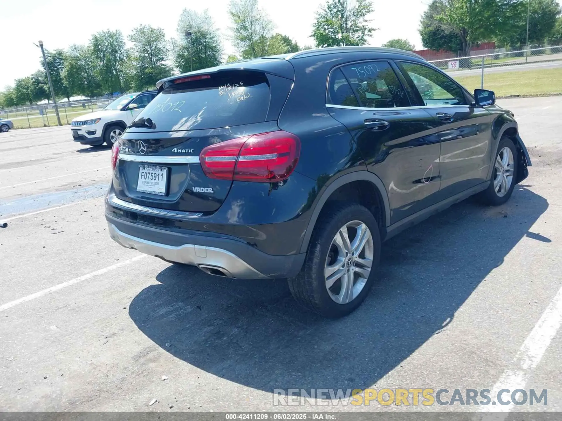 4 Photograph of a damaged car WDCTG4GB1KJ544165 MERCEDES-BENZ GLA 250 2019