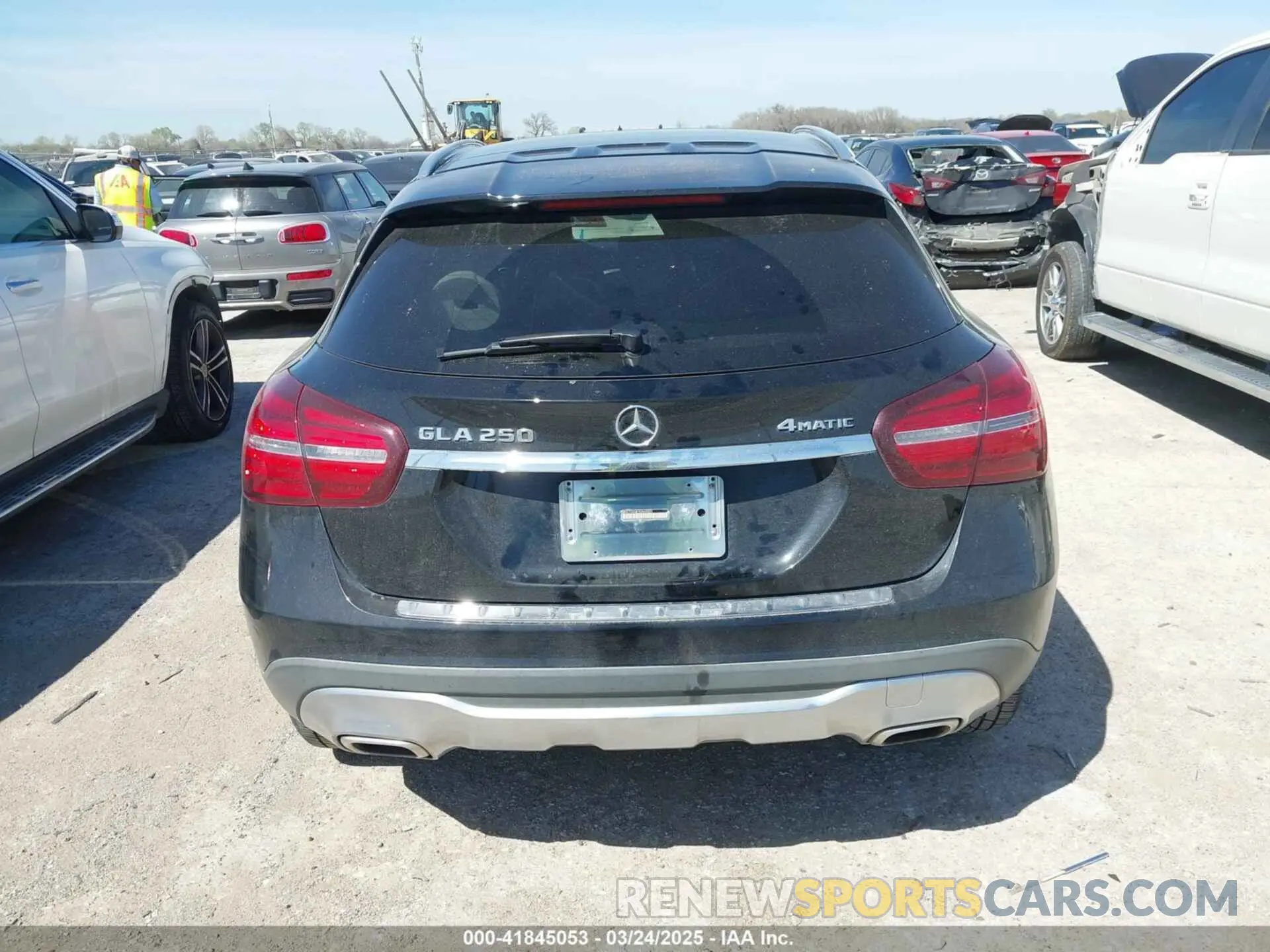 17 Photograph of a damaged car WDCTG4GB1KJ549320 MERCEDES-BENZ GLA 250 2019