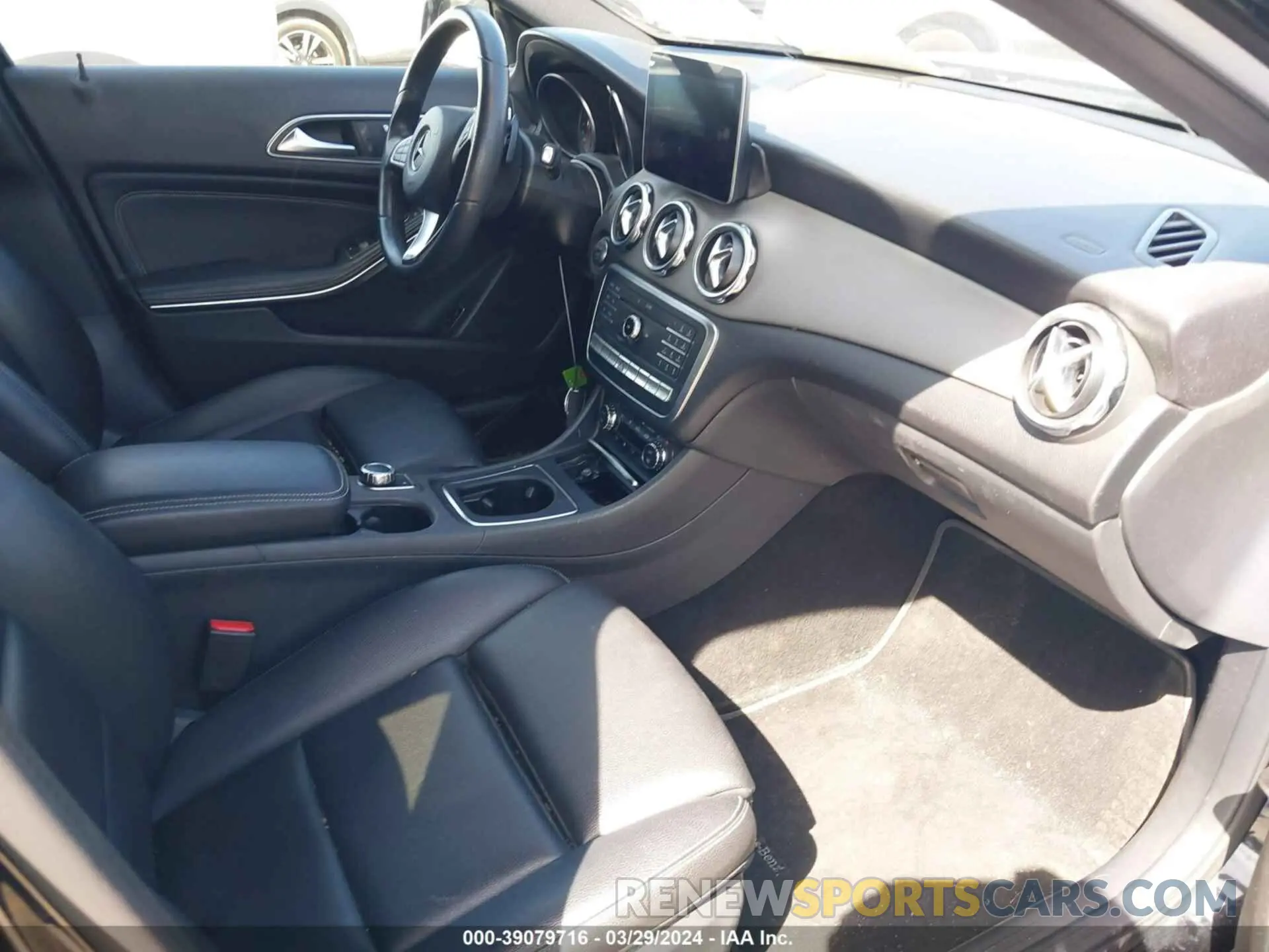 5 Photograph of a damaged car WDCTG4GB2KJ583797 MERCEDES-BENZ GLA 250 2019
