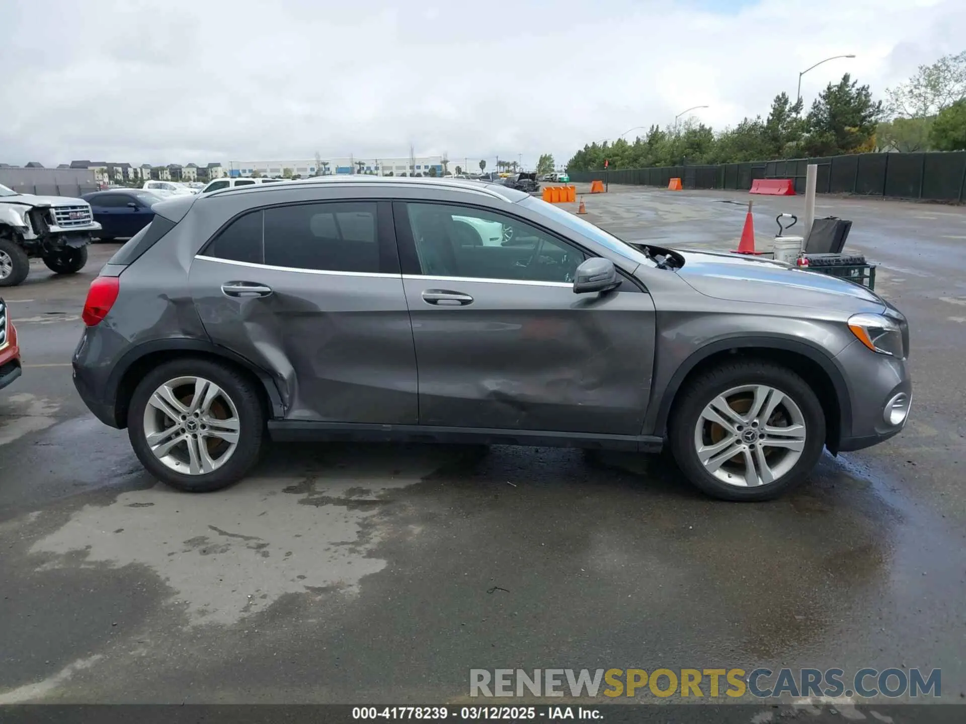 13 Photograph of a damaged car WDCTG4GB2KJ619049 MERCEDES-BENZ GLA 250 2019