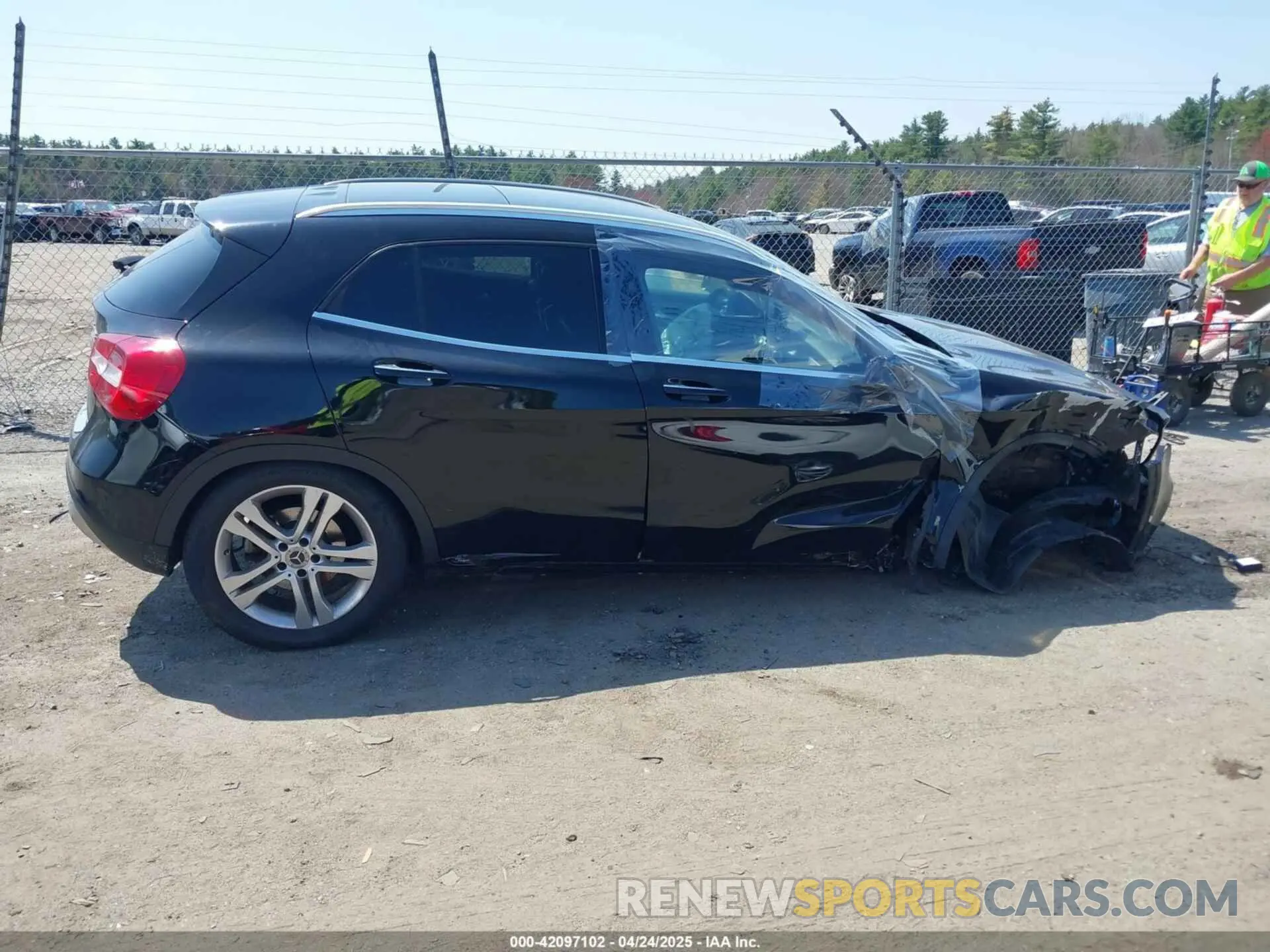 14 Photograph of a damaged car WDCTG4GB2KU016861 MERCEDES-BENZ GLA 250 2019