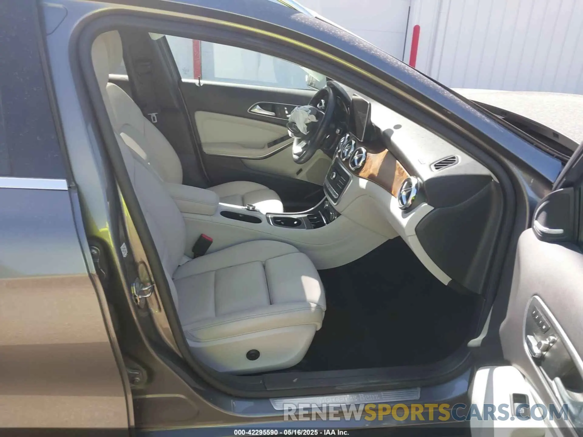 5 Photograph of a damaged car WDCTG4GB5KJ543682 MERCEDES-BENZ GLA 250 2019