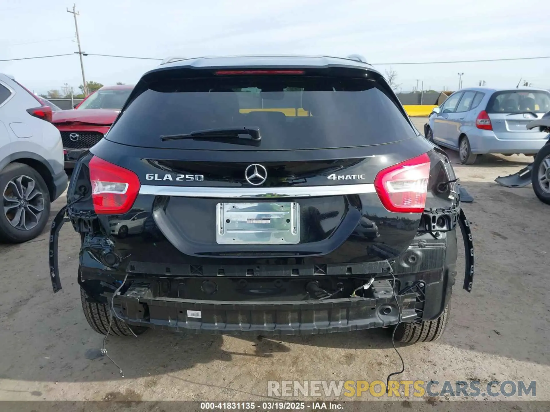 17 Photograph of a damaged car WDCTG4GB5KJ552169 MERCEDES-BENZ GLA 250 2019