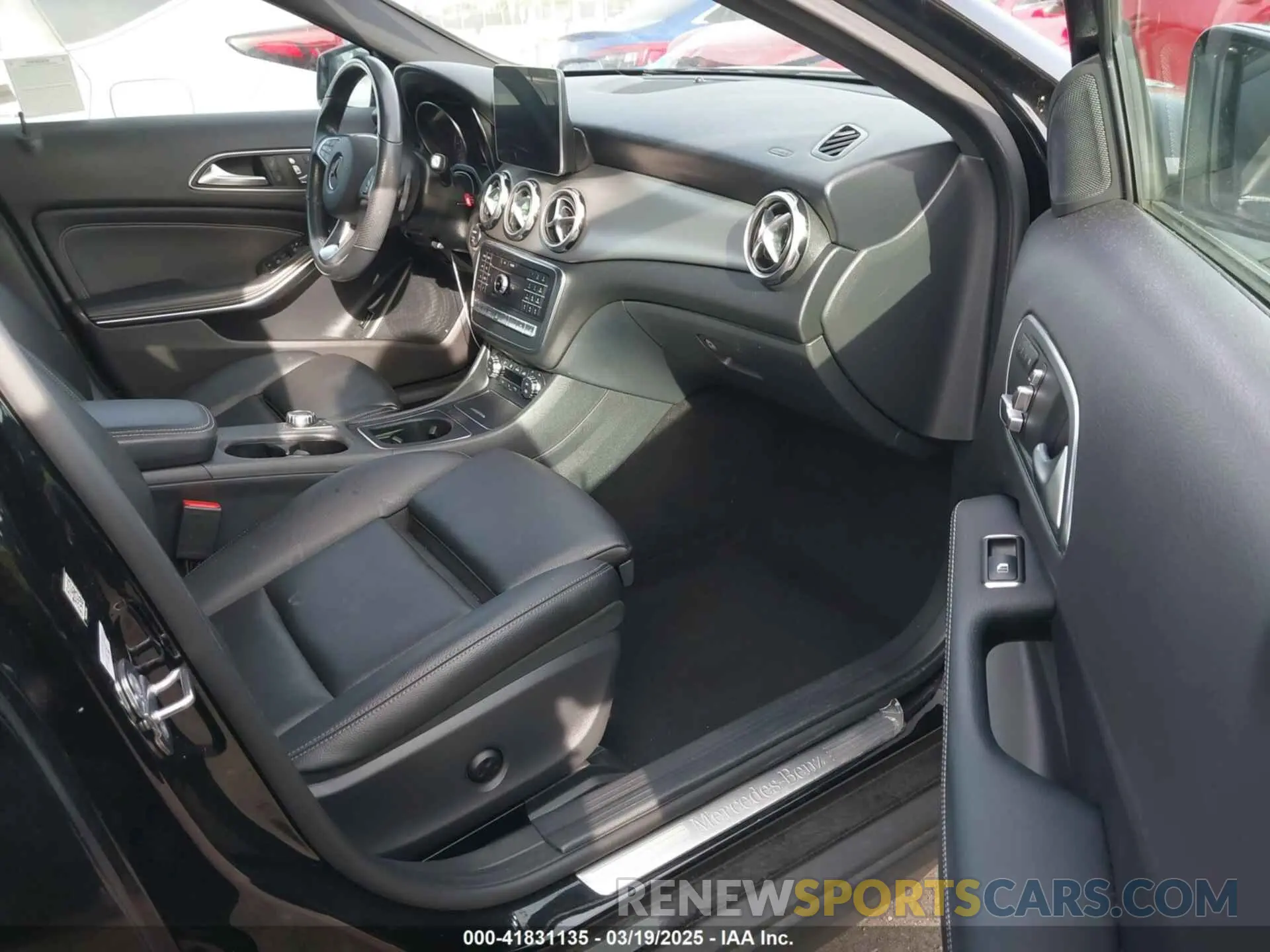 5 Photograph of a damaged car WDCTG4GB5KJ552169 MERCEDES-BENZ GLA 250 2019