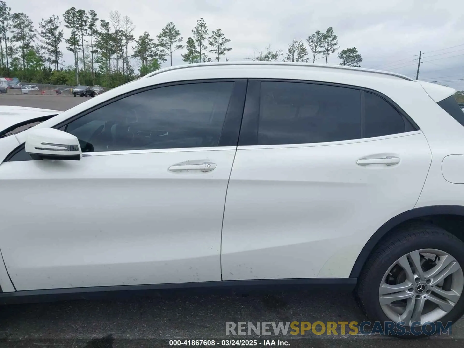 14 Photograph of a damaged car WDCTG4GB6KJ547448 MERCEDES-BENZ GLA 250 2019