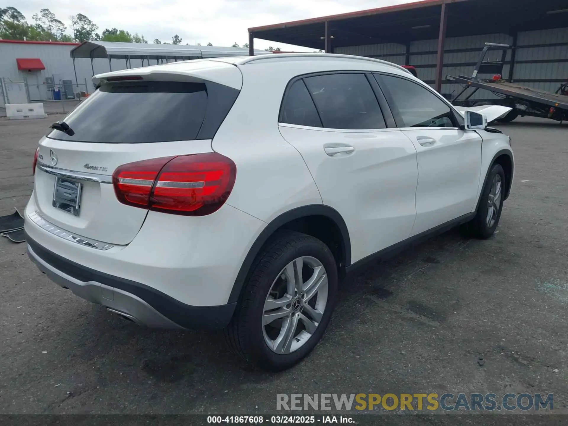 4 Photograph of a damaged car WDCTG4GB6KJ547448 MERCEDES-BENZ GLA 250 2019