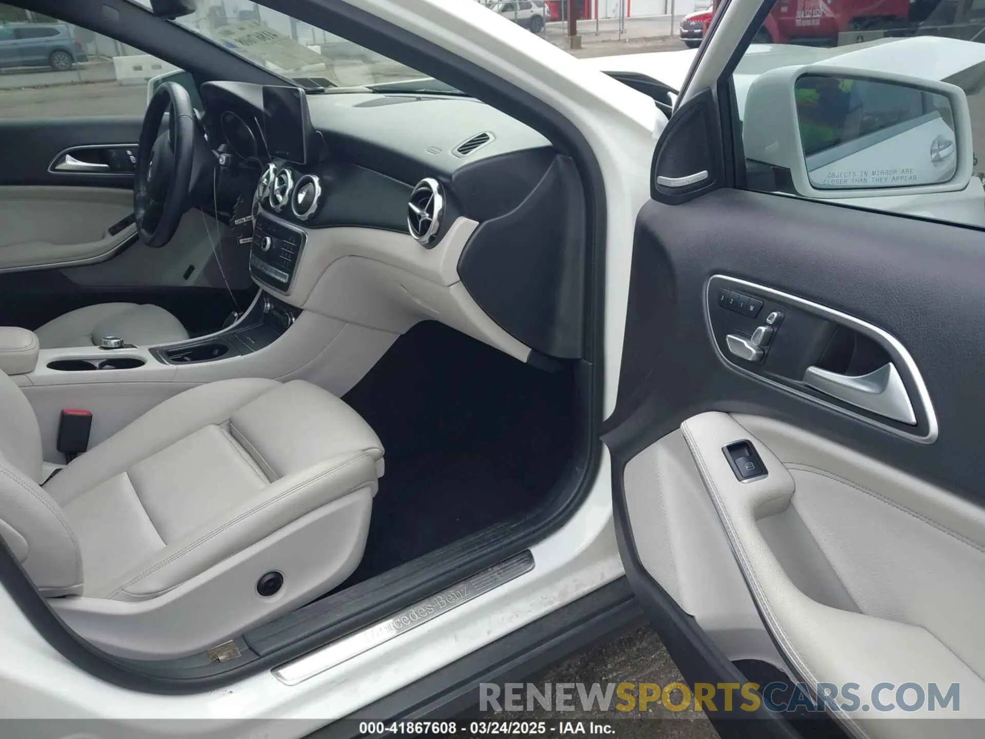 5 Photograph of a damaged car WDCTG4GB6KJ547448 MERCEDES-BENZ GLA 250 2019
