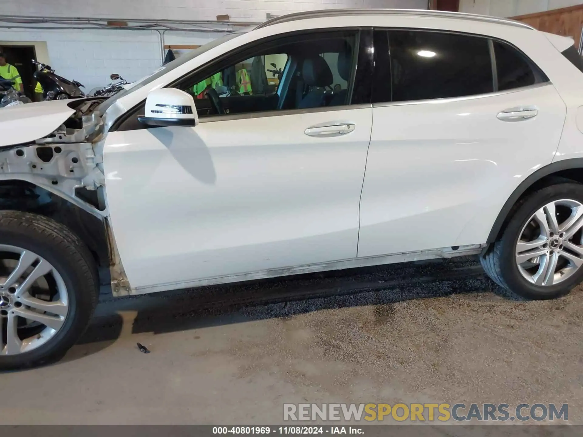 18 Photograph of a damaged car WDCTG4GB9KU010250 MERCEDES-BENZ GLA 250 2019