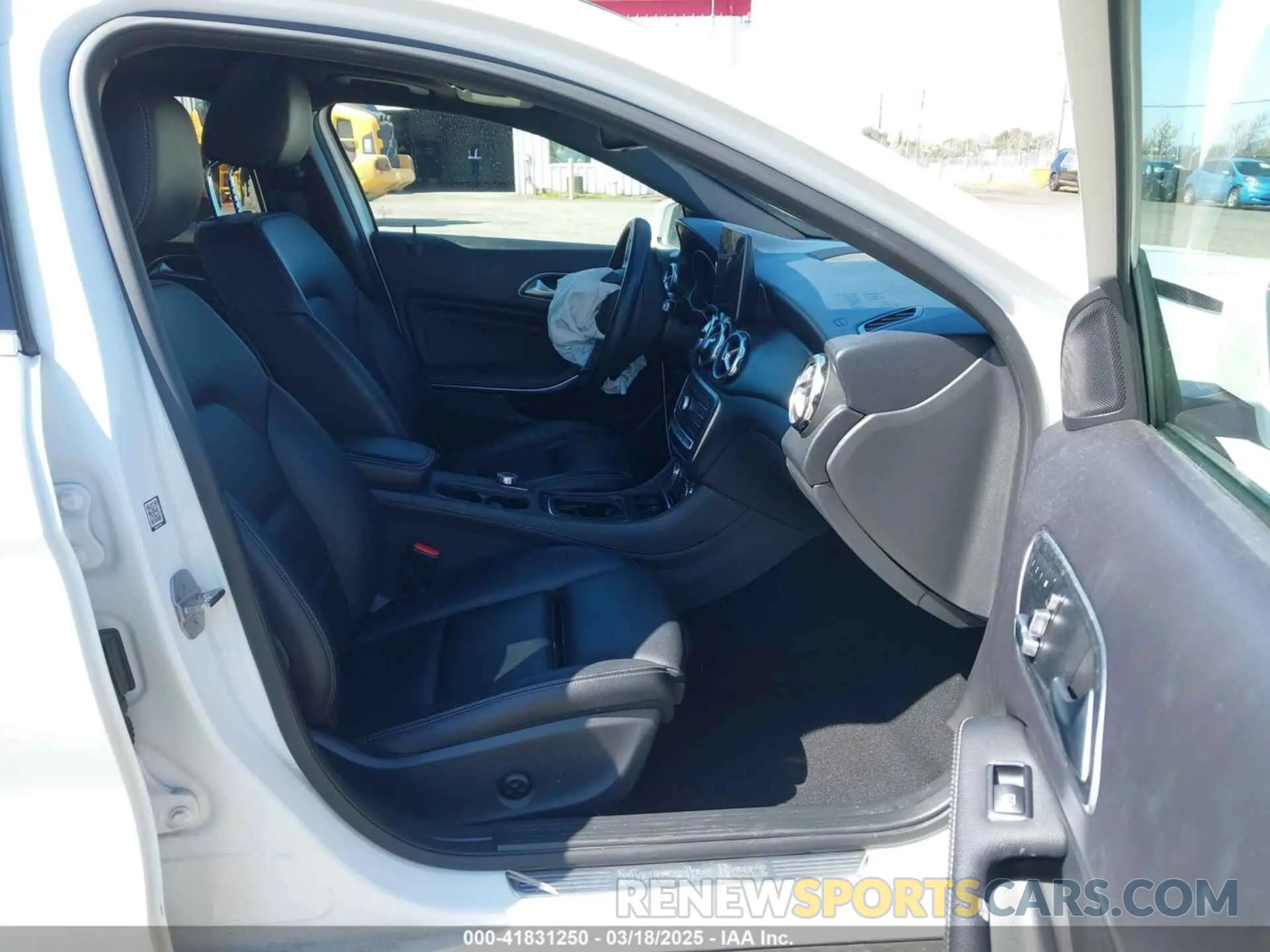 5 Photograph of a damaged car WDCTG4GB9KU013021 MERCEDES-BENZ GLA 250 2019