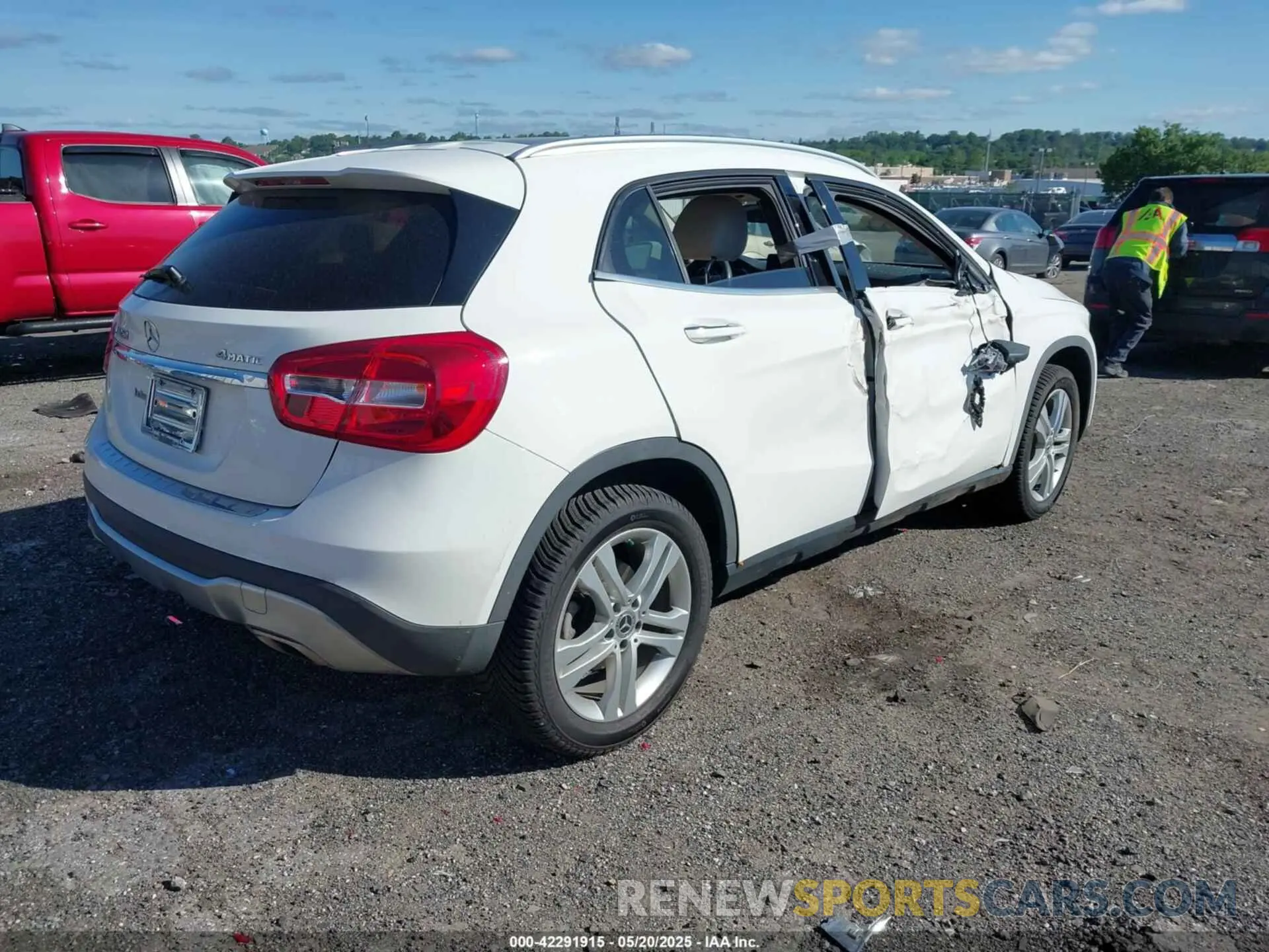 4 Photograph of a damaged car WDCTG4GBXKU003890 MERCEDES-BENZ GLA 250 2019