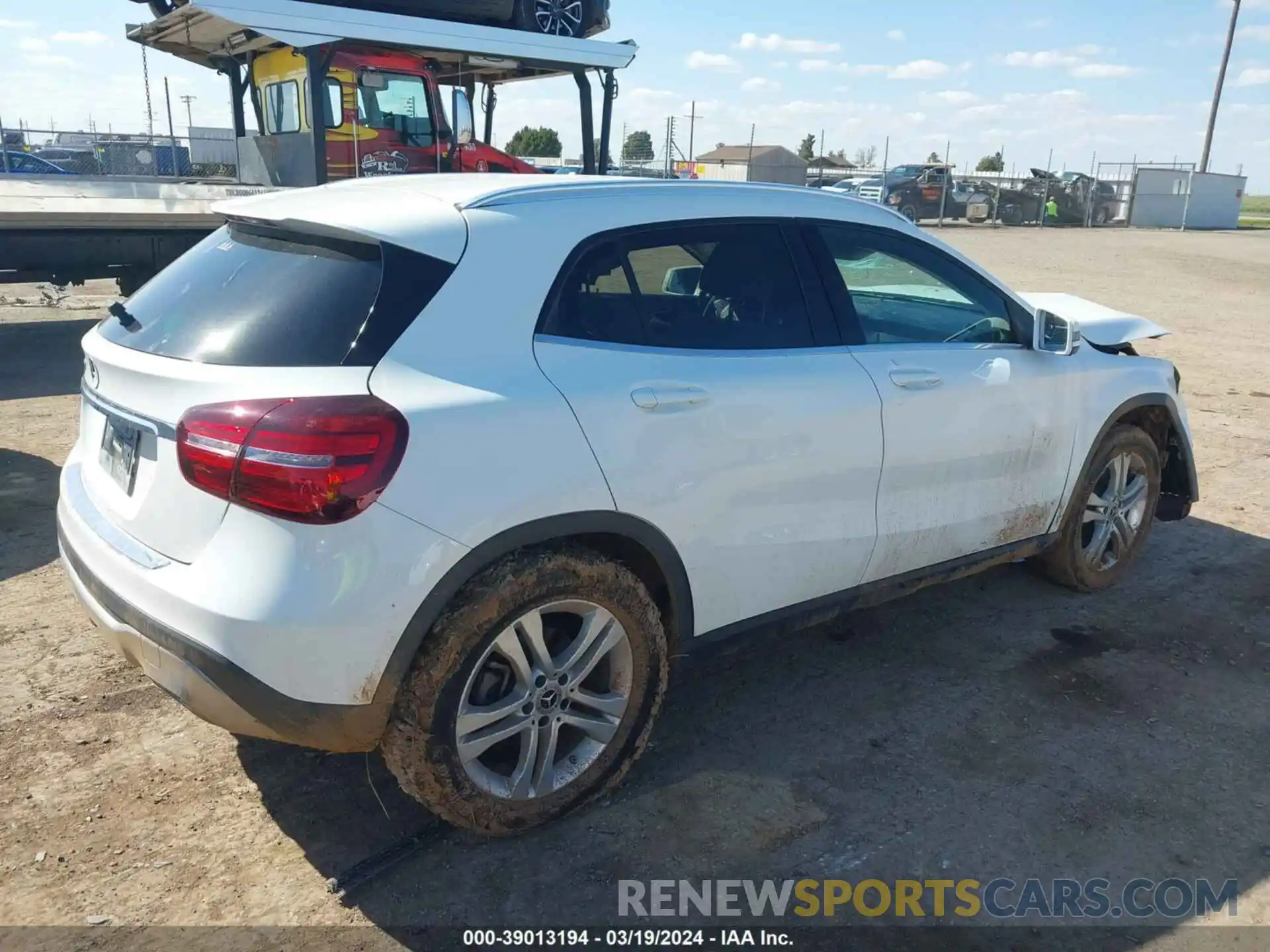 4 Photograph of a damaged car W1NTG4EB1LU029135 MERCEDES-BENZ GLA 250 2020