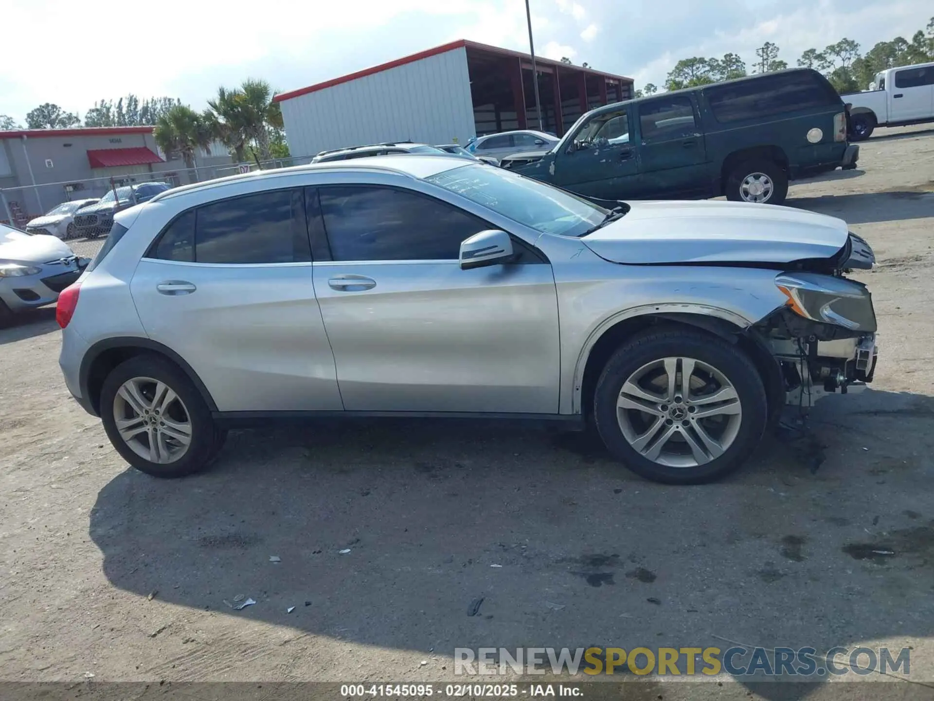 14 Photograph of a damaged car WDCTG4EB1LU028729 MERCEDES-BENZ GLA 250 2020