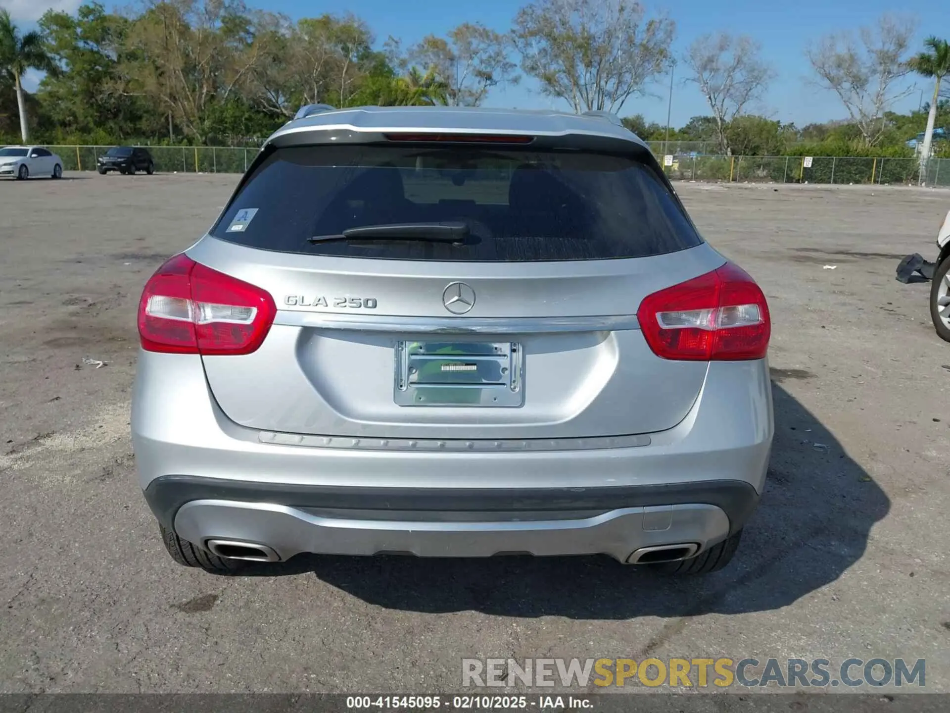 17 Photograph of a damaged car WDCTG4EB1LU028729 MERCEDES-BENZ GLA 250 2020
