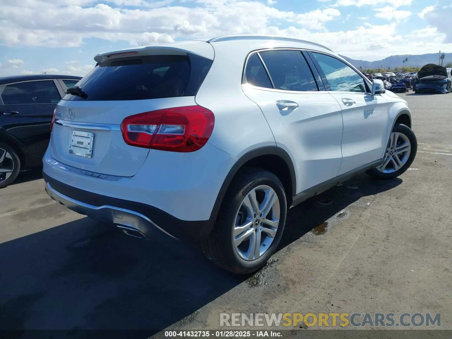 4 Photograph of a damaged car WDCTG4EB5LU023839 MERCEDES-BENZ GLA 250 2020