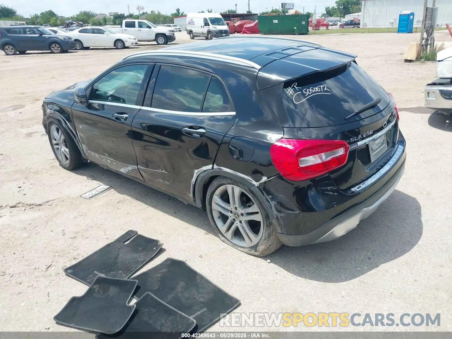 3 Photograph of a damaged car WDCTG4EB9LJ649797 MERCEDES-BENZ GLA 250 2020