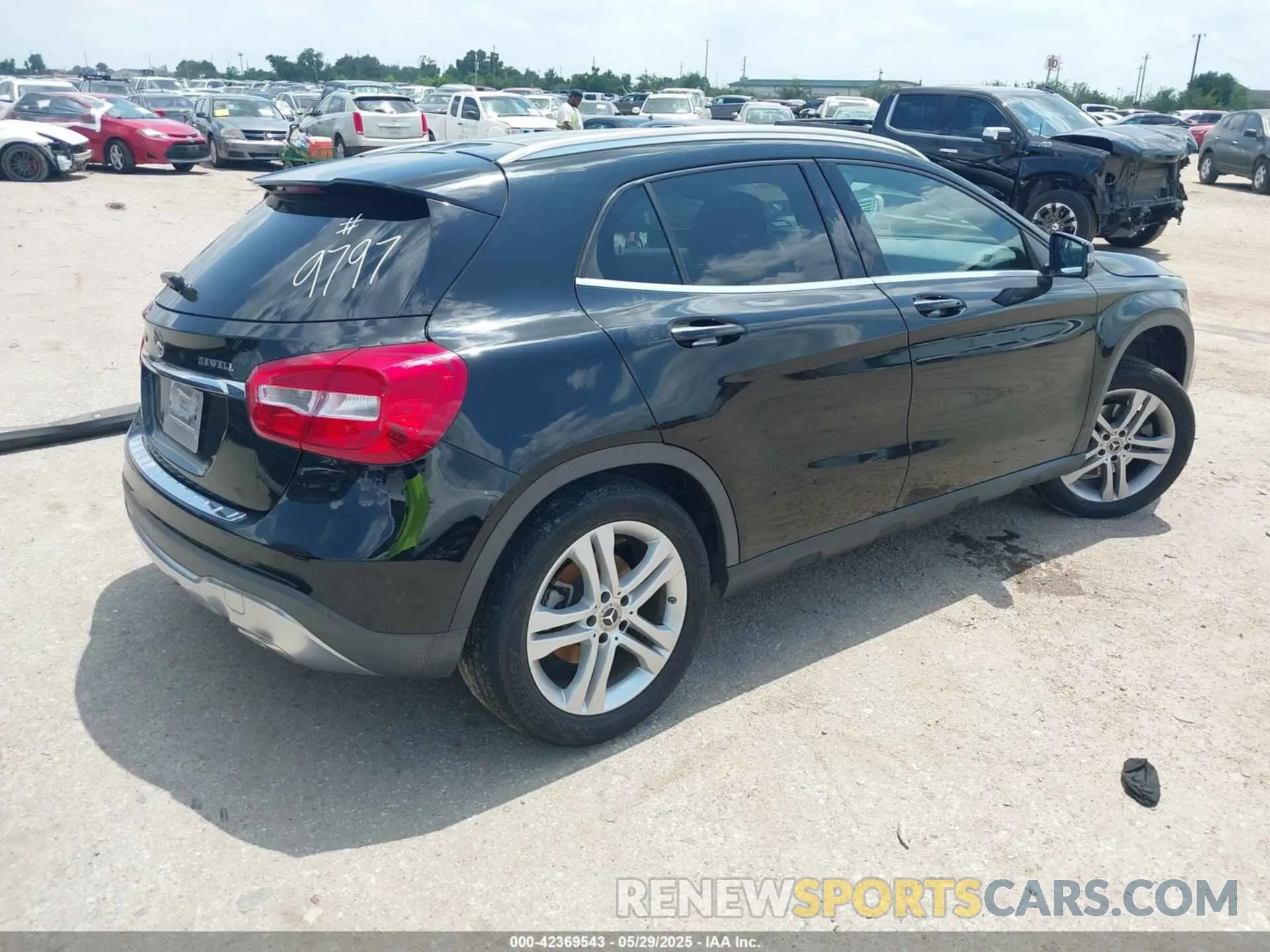 4 Photograph of a damaged car WDCTG4EB9LJ649797 MERCEDES-BENZ GLA 250 2020