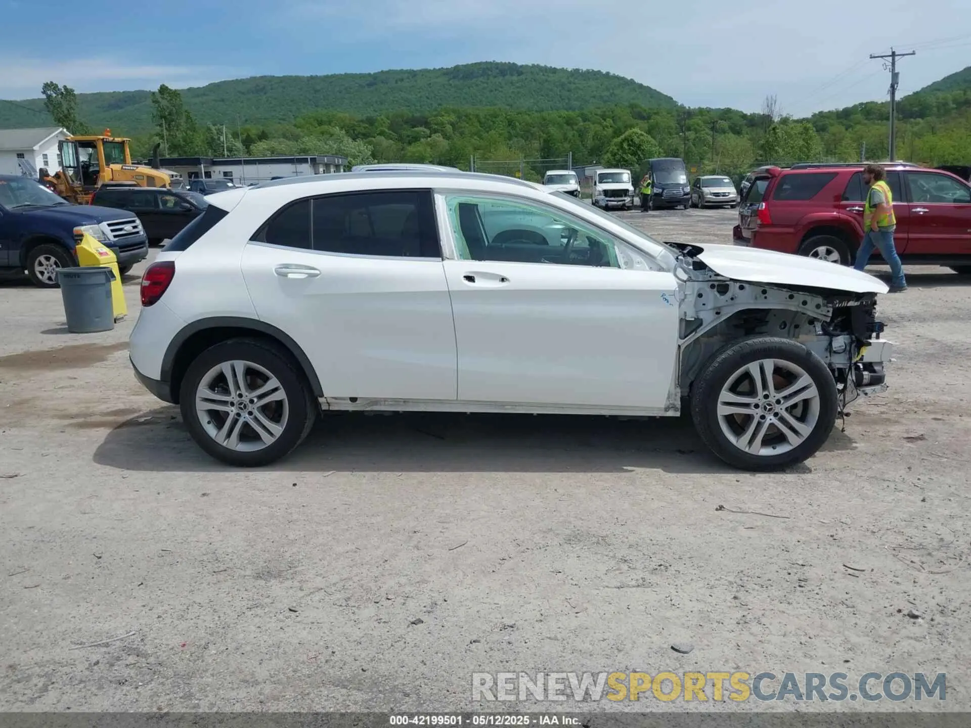 14 Photograph of a damaged car WDCTG4GB0LU026595 MERCEDES-BENZ GLA 250 2020