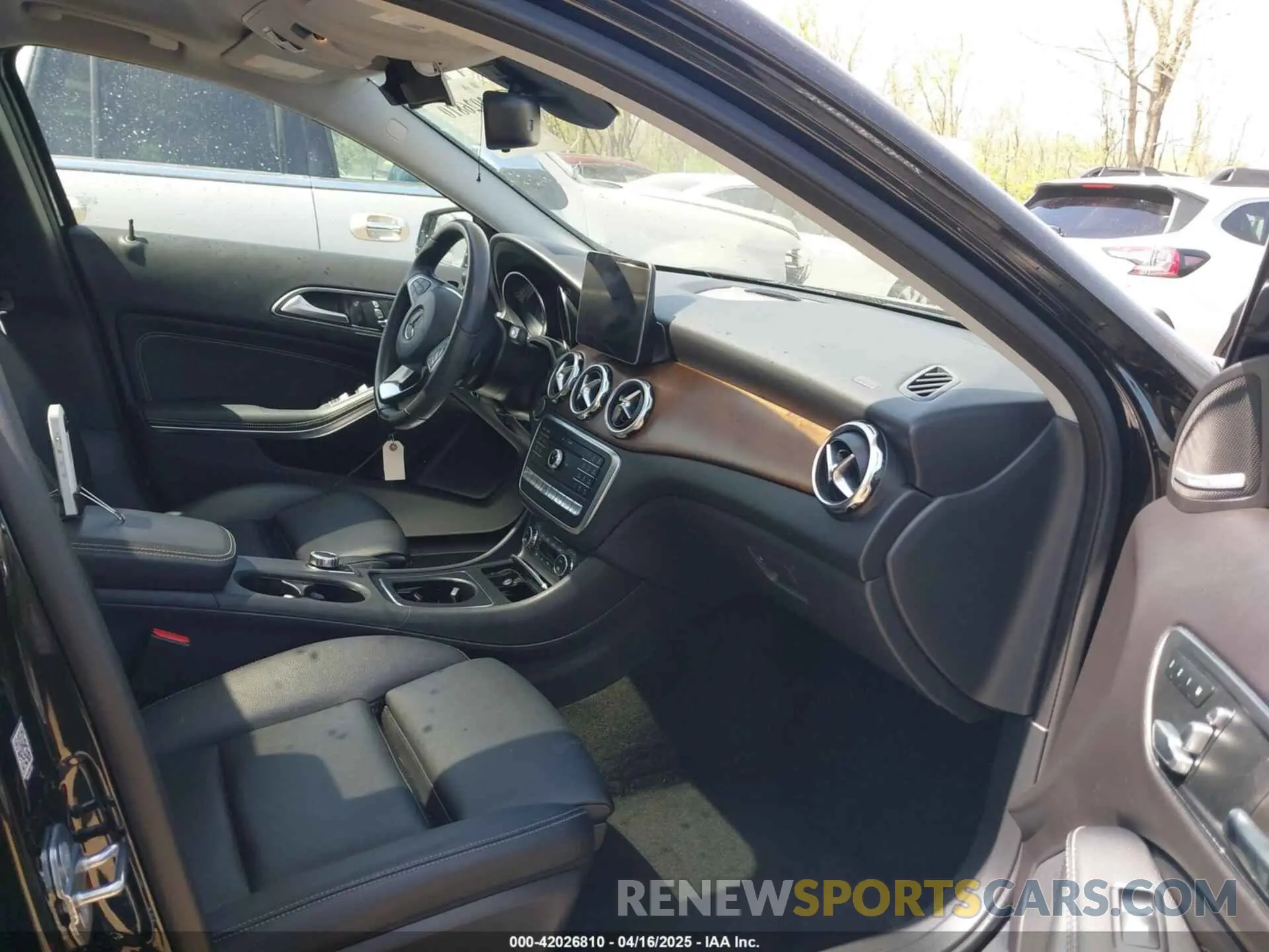 5 Photograph of a damaged car WDCTG4GB2LJ663215 MERCEDES-BENZ GLA 250 2020