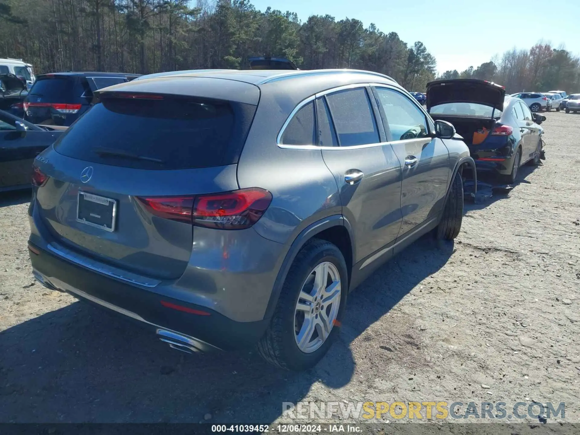 4 Photograph of a damaged car W1N4N4GB0MJ256391 MERCEDES-BENZ GLA 250 2021