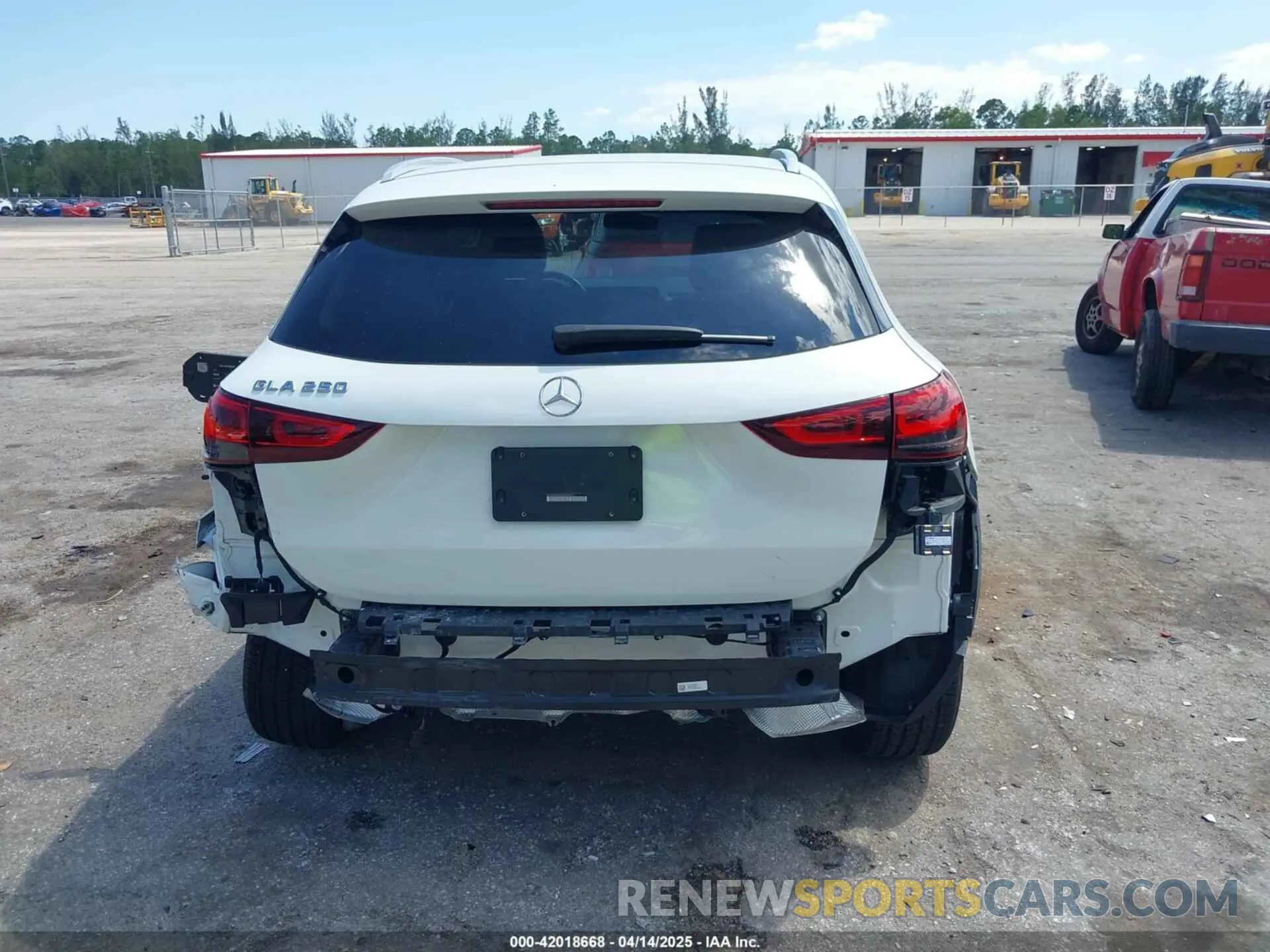 16 Photograph of a damaged car W1N4N4GB2MJ118612 MERCEDES-BENZ GLA 250 2021