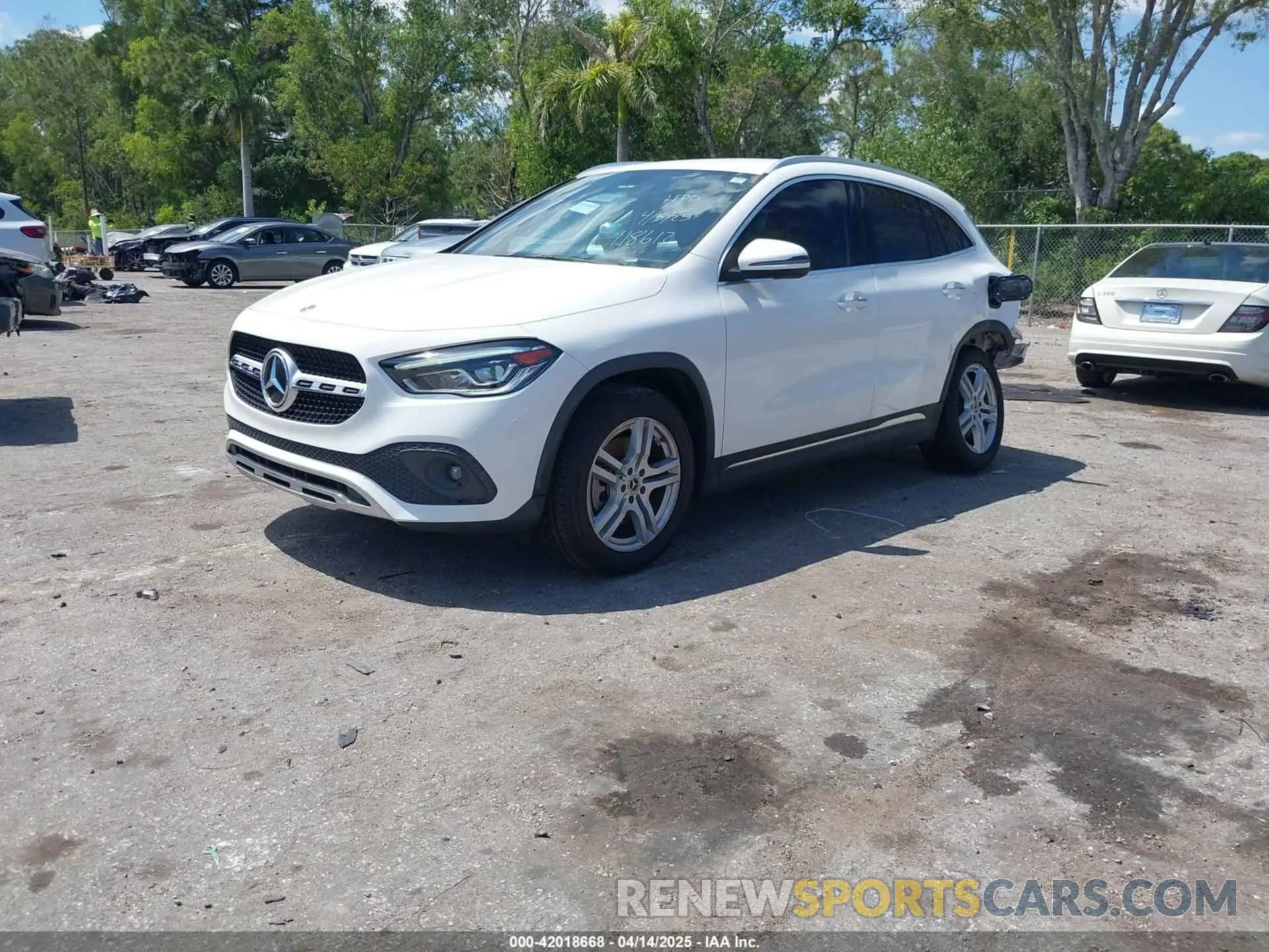 2 Photograph of a damaged car W1N4N4GB2MJ118612 MERCEDES-BENZ GLA 250 2021