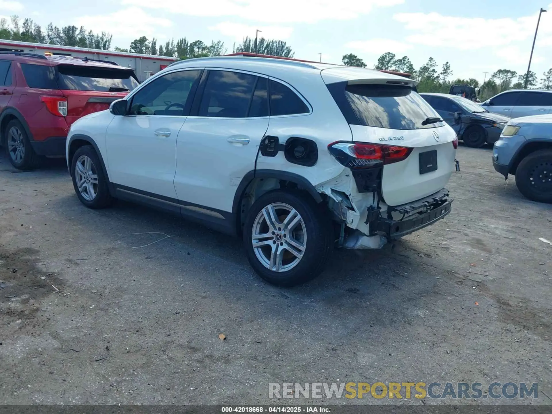 3 Photograph of a damaged car W1N4N4GB2MJ118612 MERCEDES-BENZ GLA 250 2021