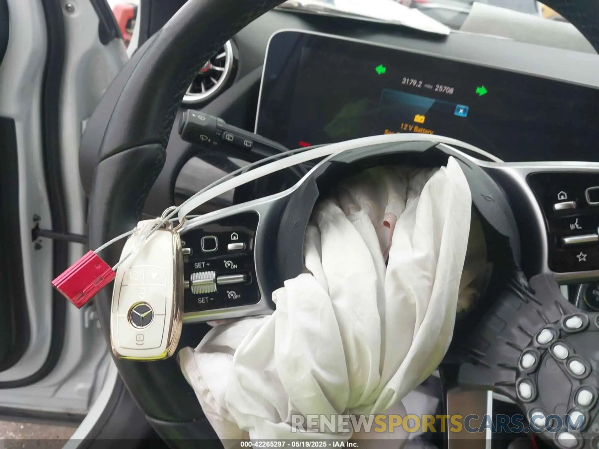11 Photograph of a damaged car W1N4N4GB2MJ223117 MERCEDES-BENZ GLA 250 2021