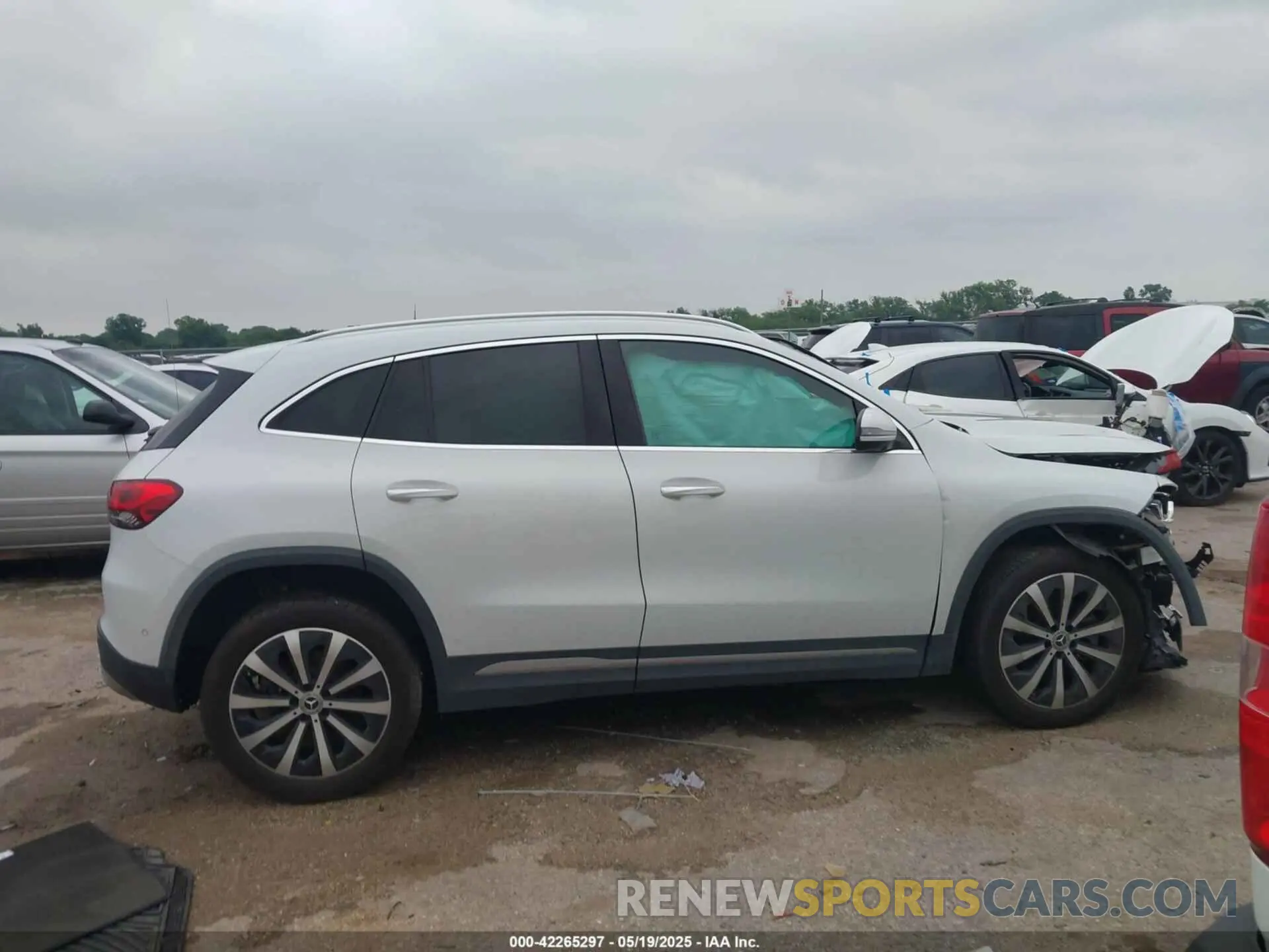 13 Photograph of a damaged car W1N4N4GB2MJ223117 MERCEDES-BENZ GLA 250 2021