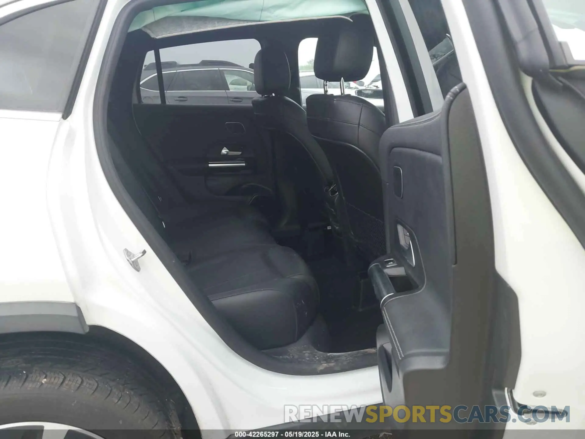 8 Photograph of a damaged car W1N4N4GB2MJ223117 MERCEDES-BENZ GLA 250 2021