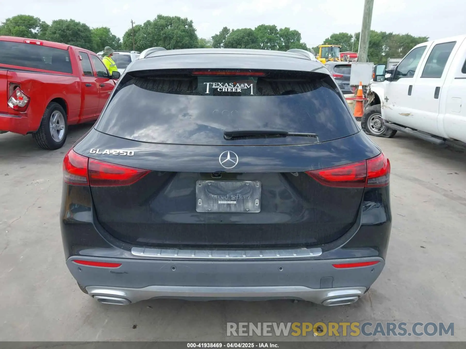 16 Photograph of a damaged car W1N4N4GB3MJ166183 MERCEDES-BENZ GLA 250 2021