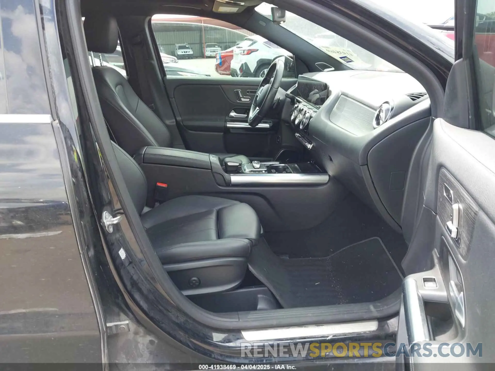 5 Photograph of a damaged car W1N4N4GB3MJ166183 MERCEDES-BENZ GLA 250 2021