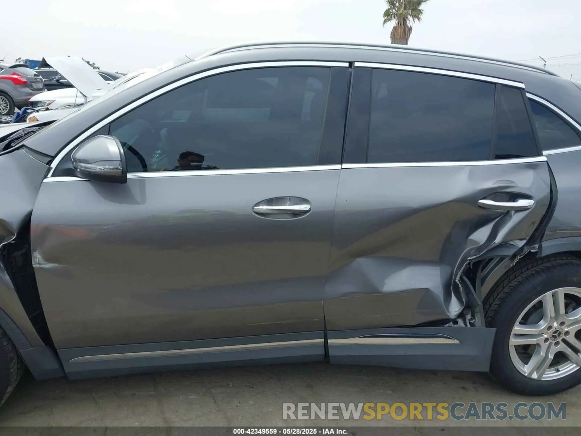 14 Photograph of a damaged car W1N4N4GB4MJ159632 MERCEDES-BENZ GLA 250 2021